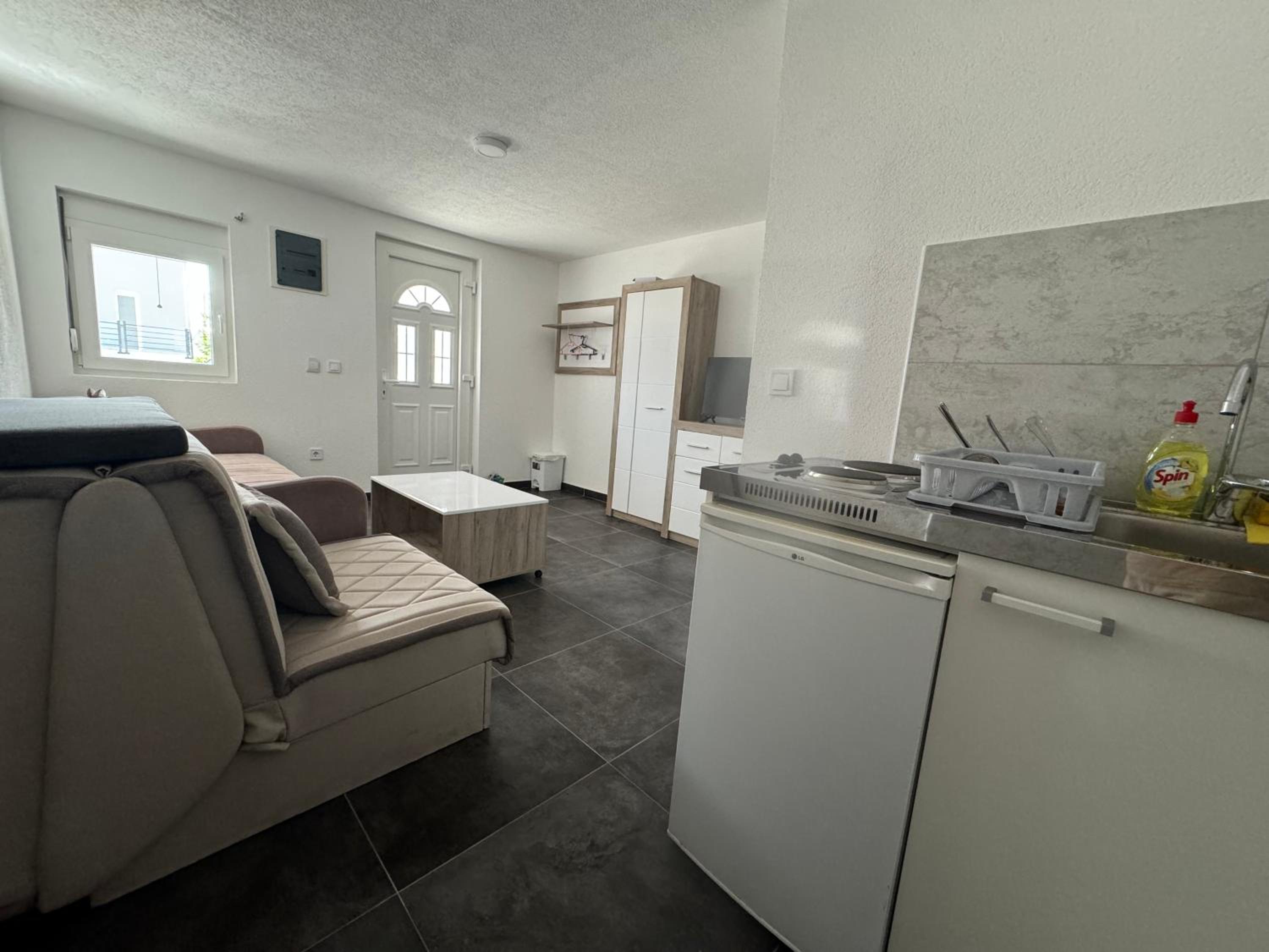 One-Bedroom Apartment photo 2