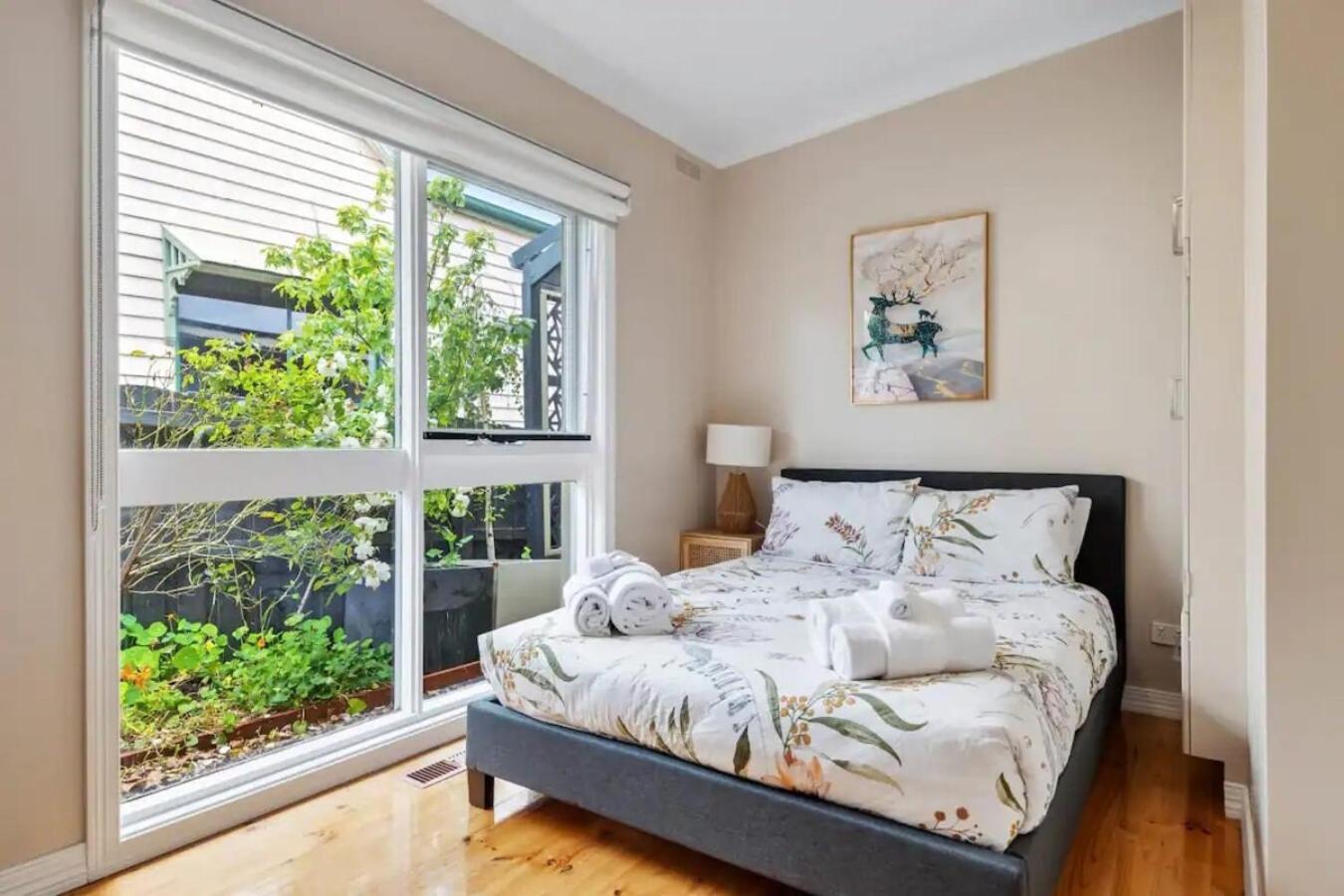 Two-Bedroom House photo 3