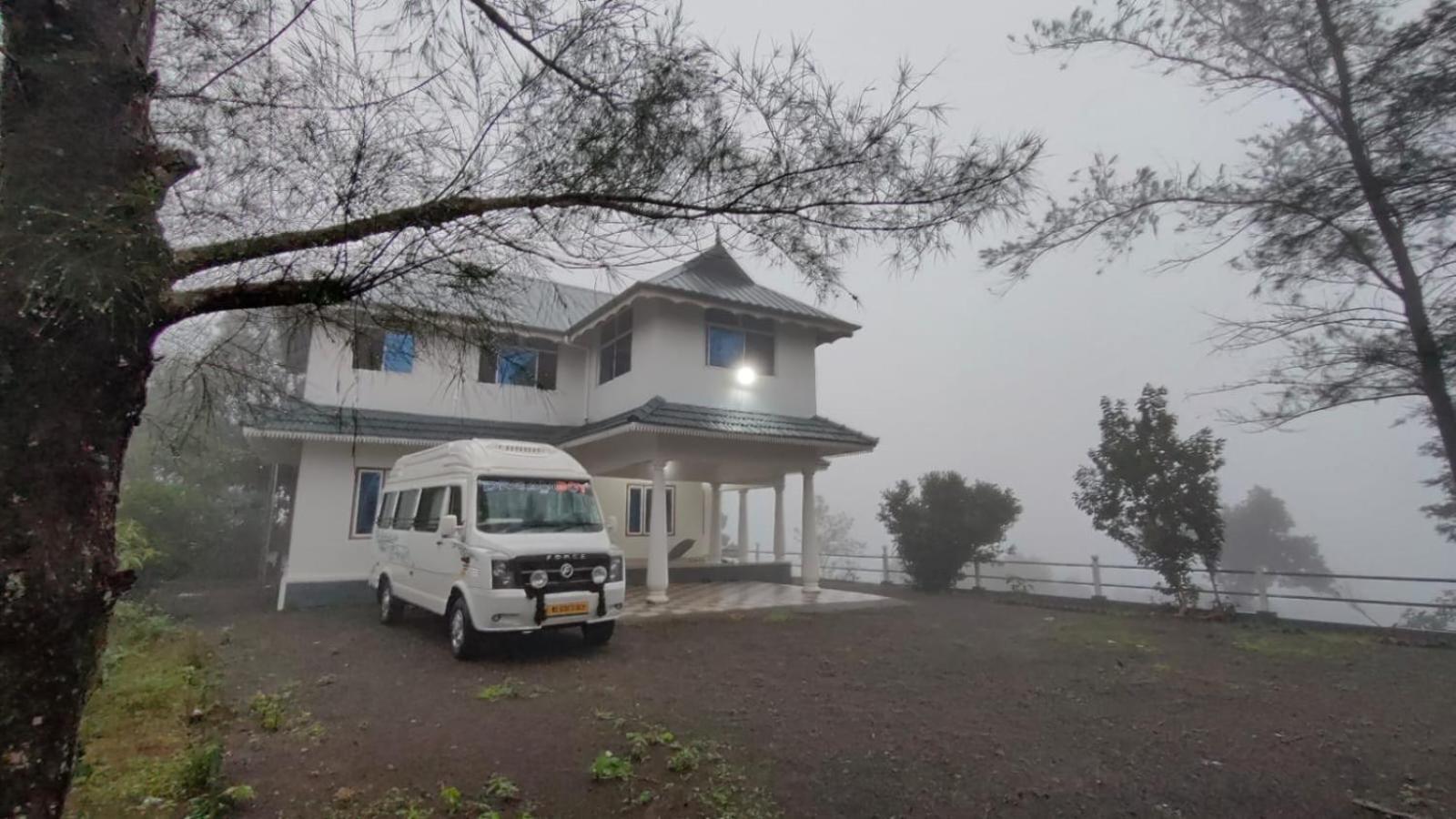 Three-Bedroom Villa photo 3