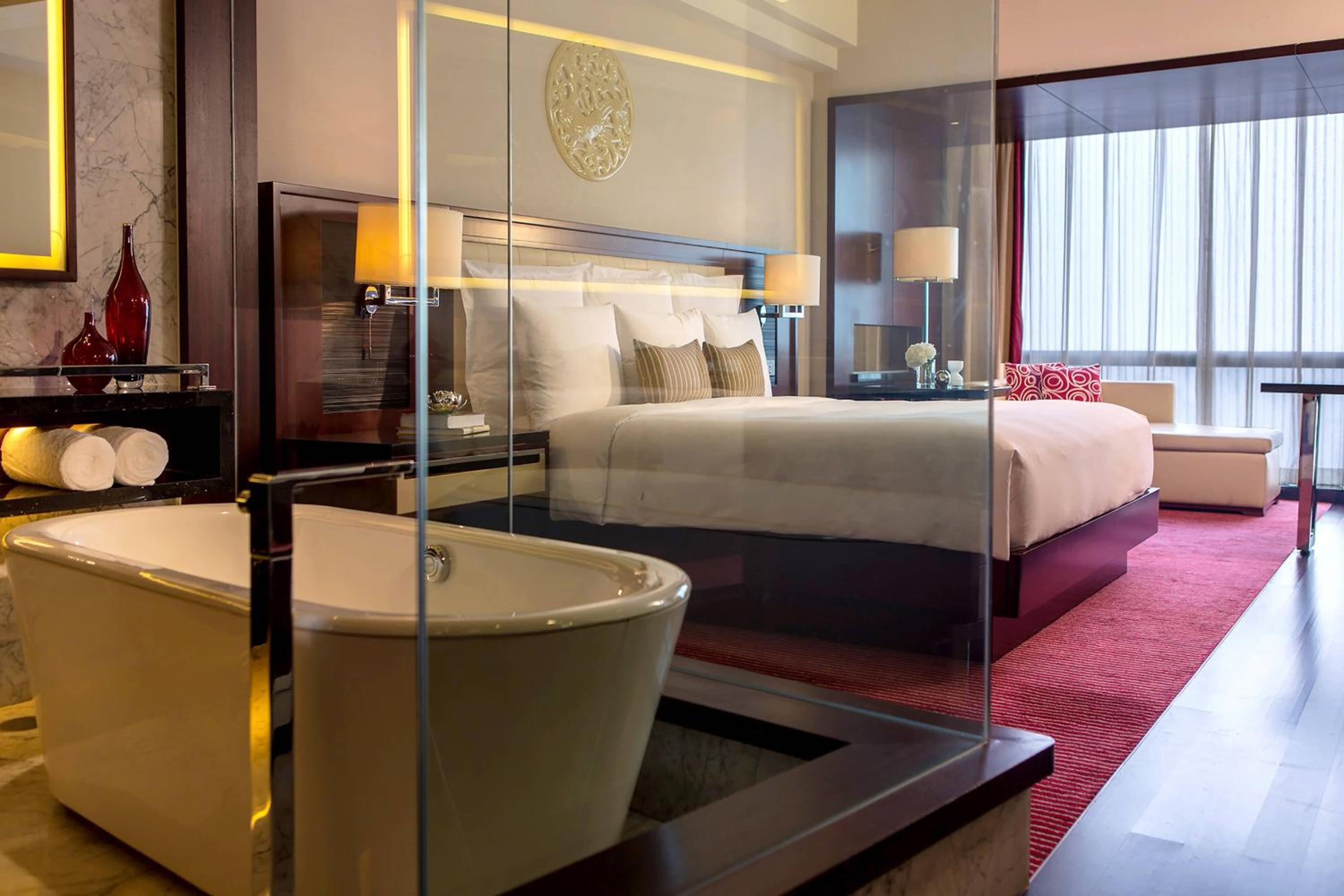 Guest room, 1 King (include 10% off for Food & Beverage)  - Photo 3