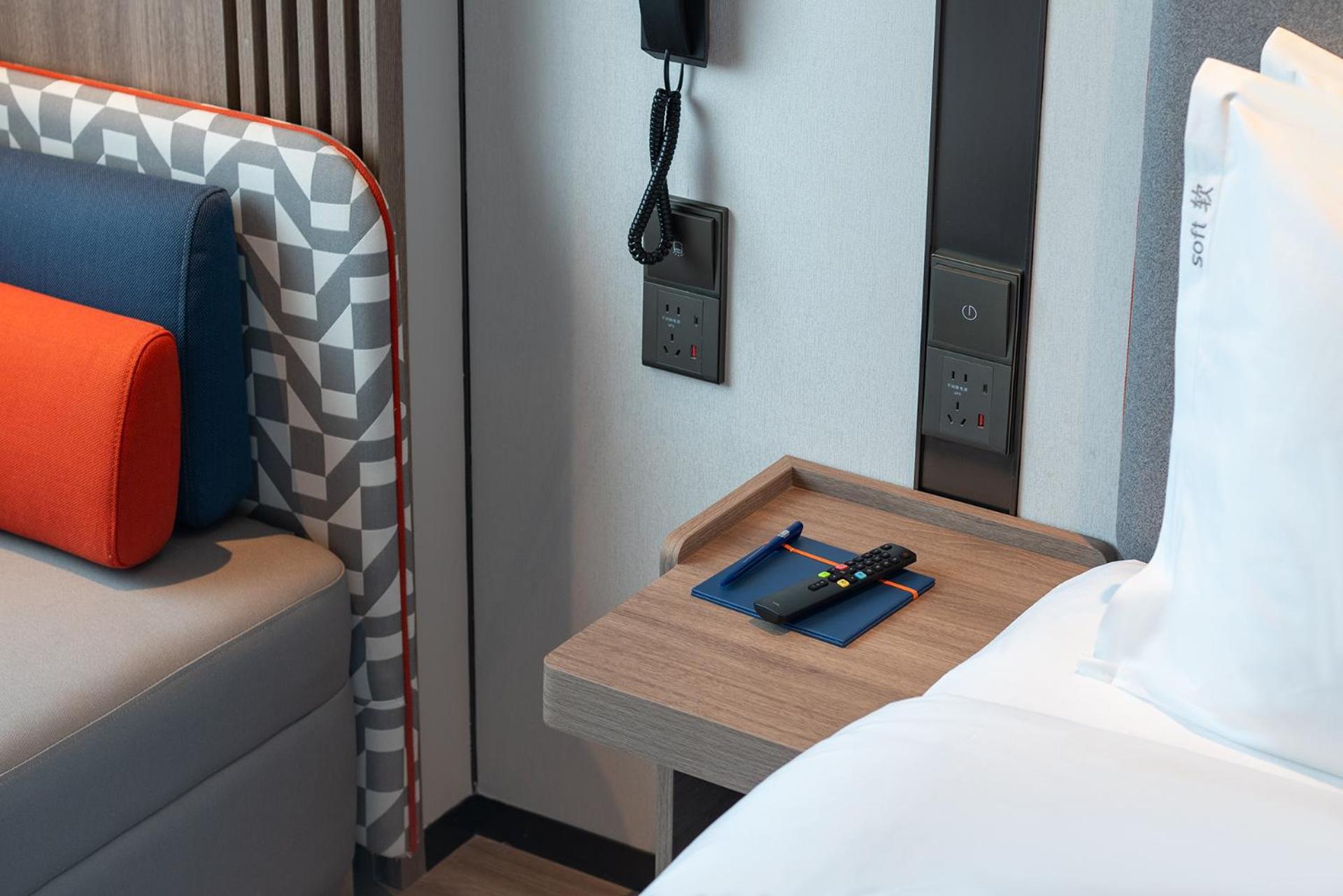 Standard King Room - Disability Access photo 1