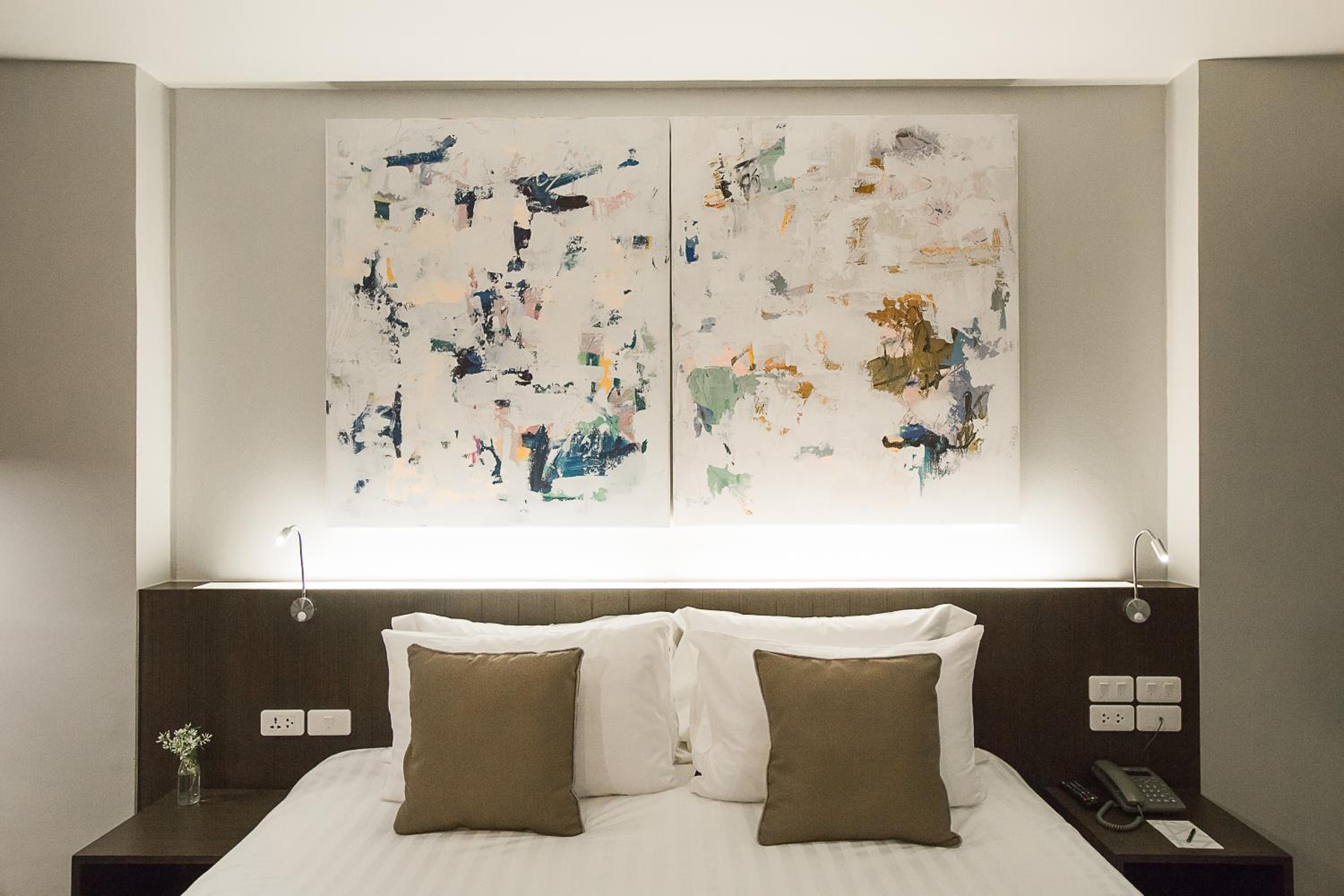 Exclusive Abstract Art Family Friendly - Photo 3