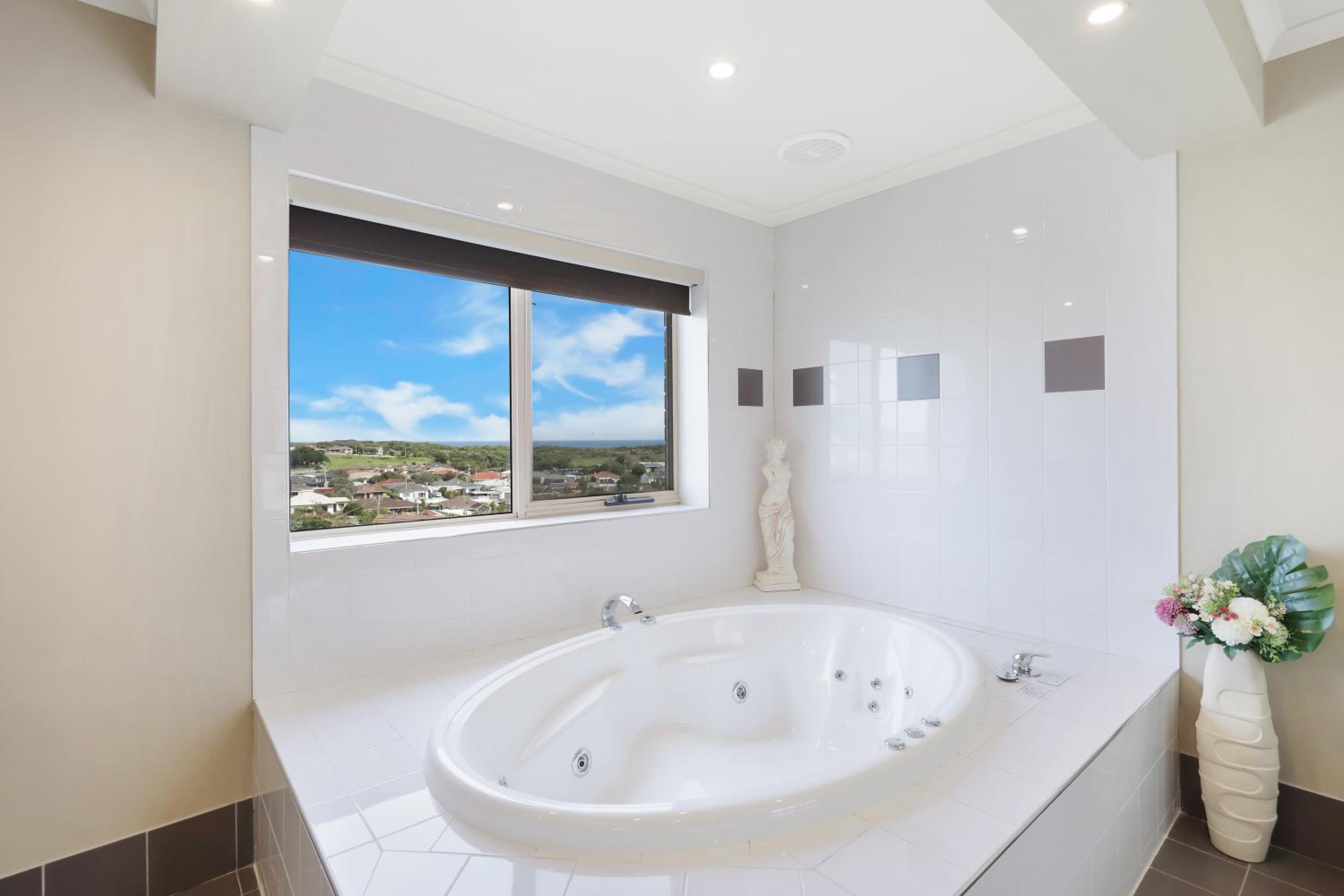 Presidential King Suite with Ocean View/2 Person Whirlpool - Non Smoking photo 2