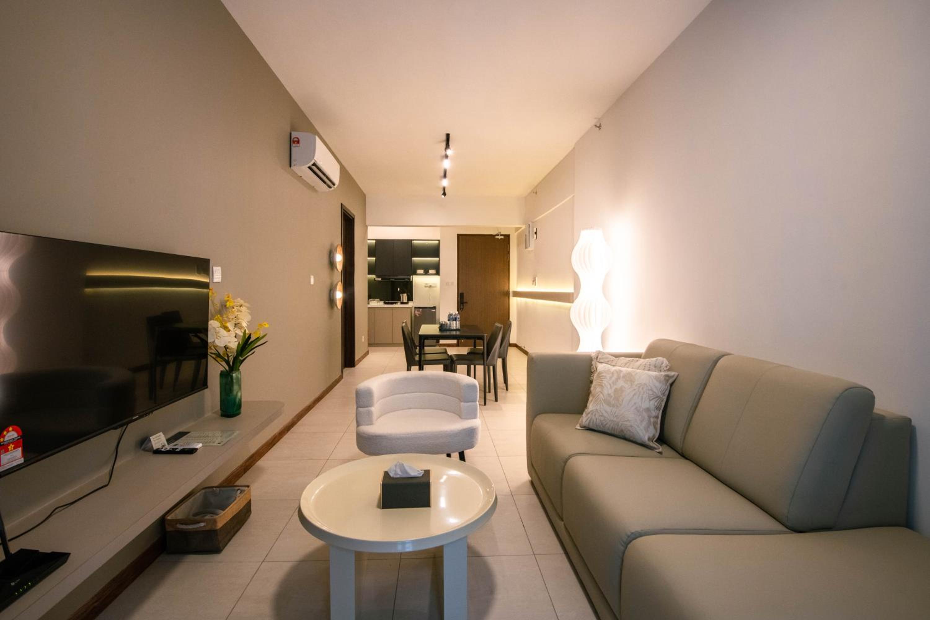 Family Room photo 1