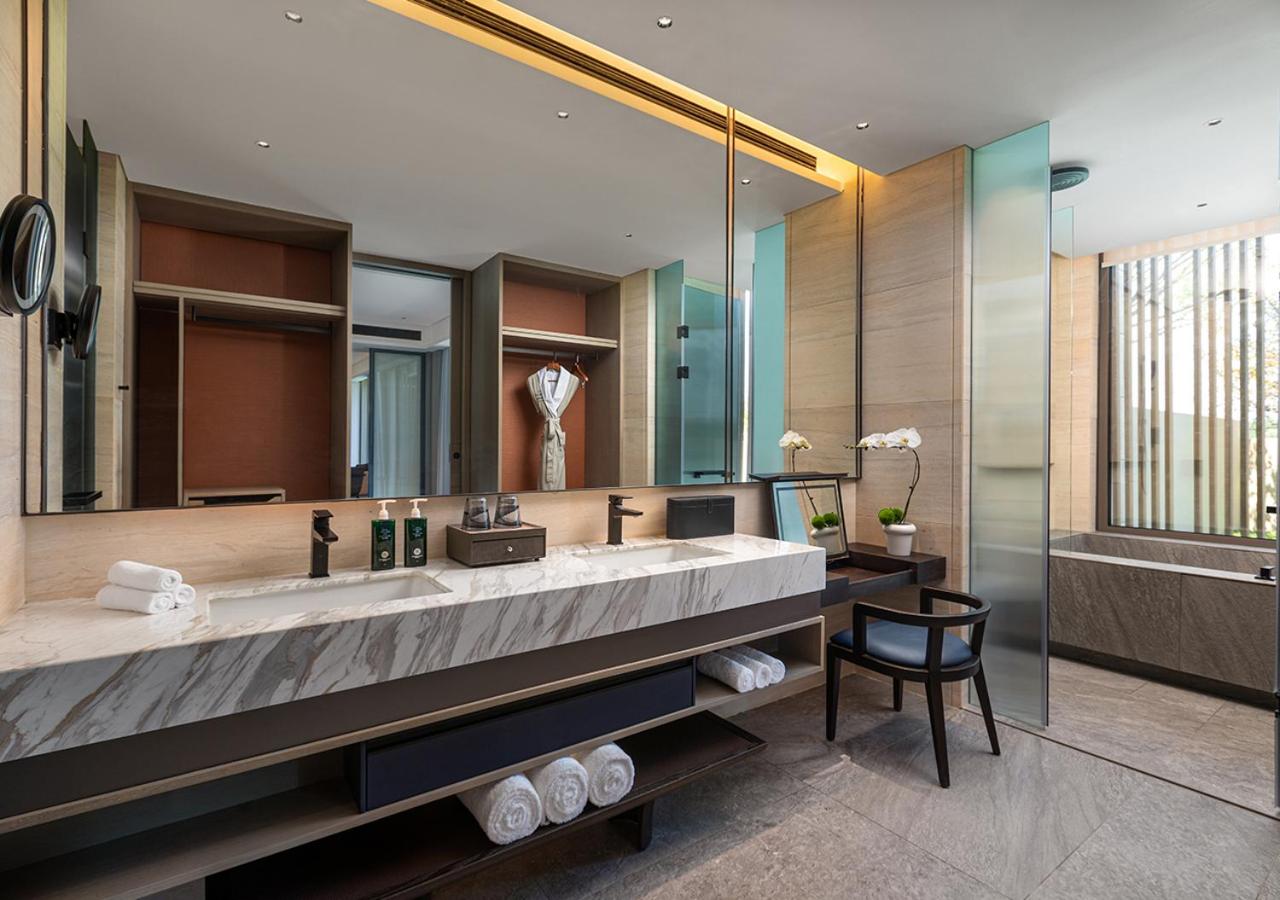 1 King One-Bedroom Suite Private Hot Spring photo 2