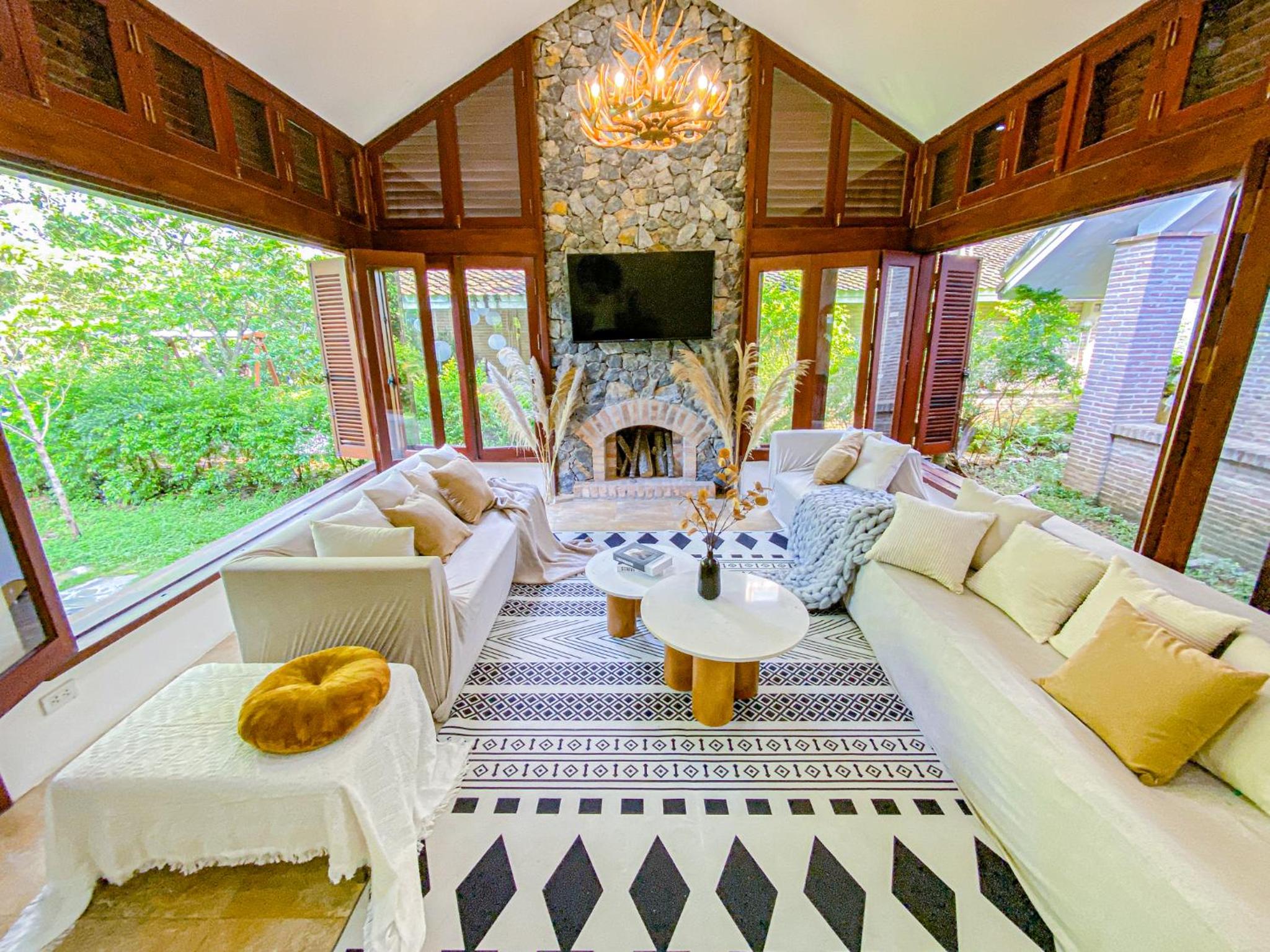 Three-Bedroom Villa photo 1