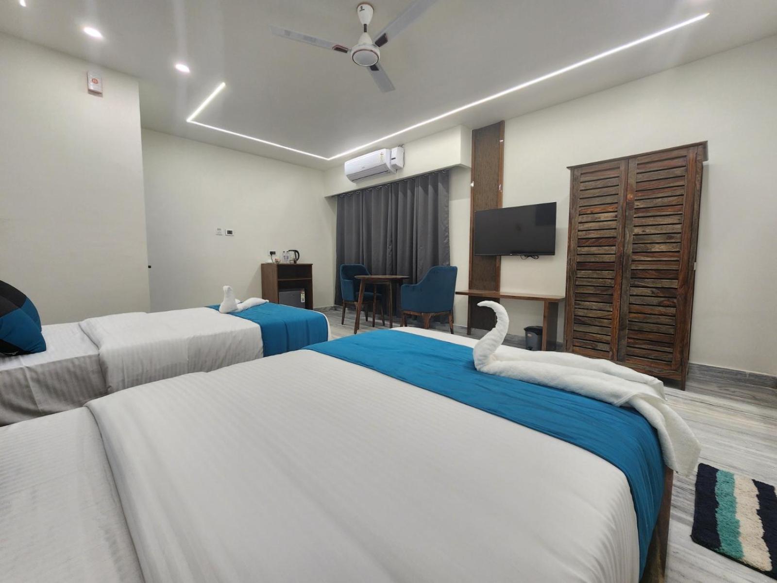 Deluxe Queen Room