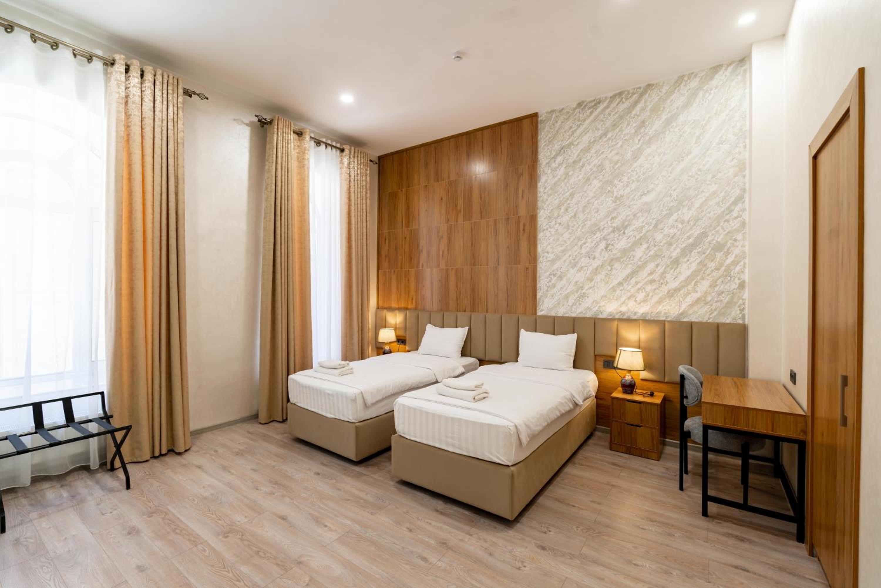 Deluxe Twin Room photo 1