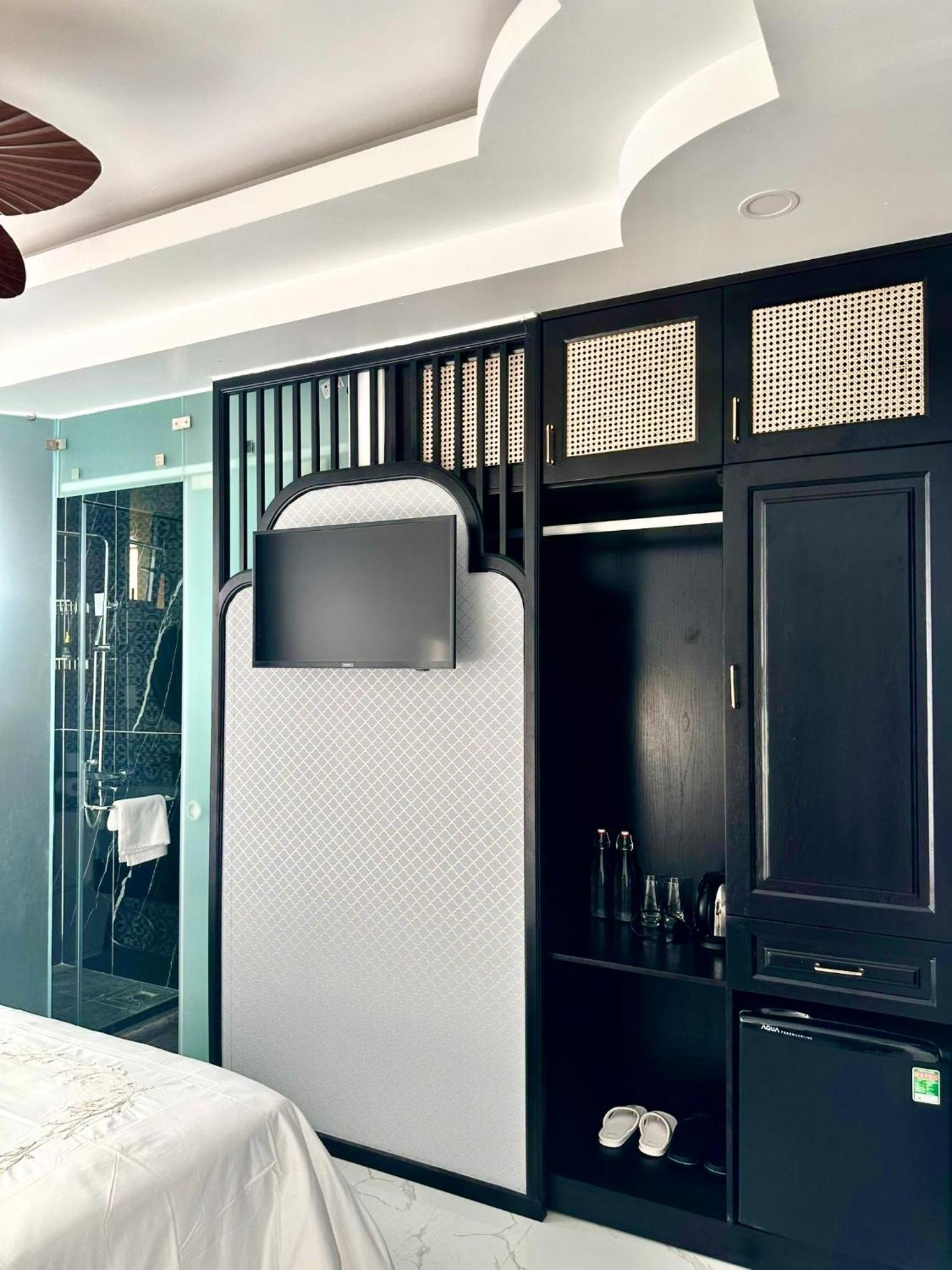 Superior King Room - Photo 3