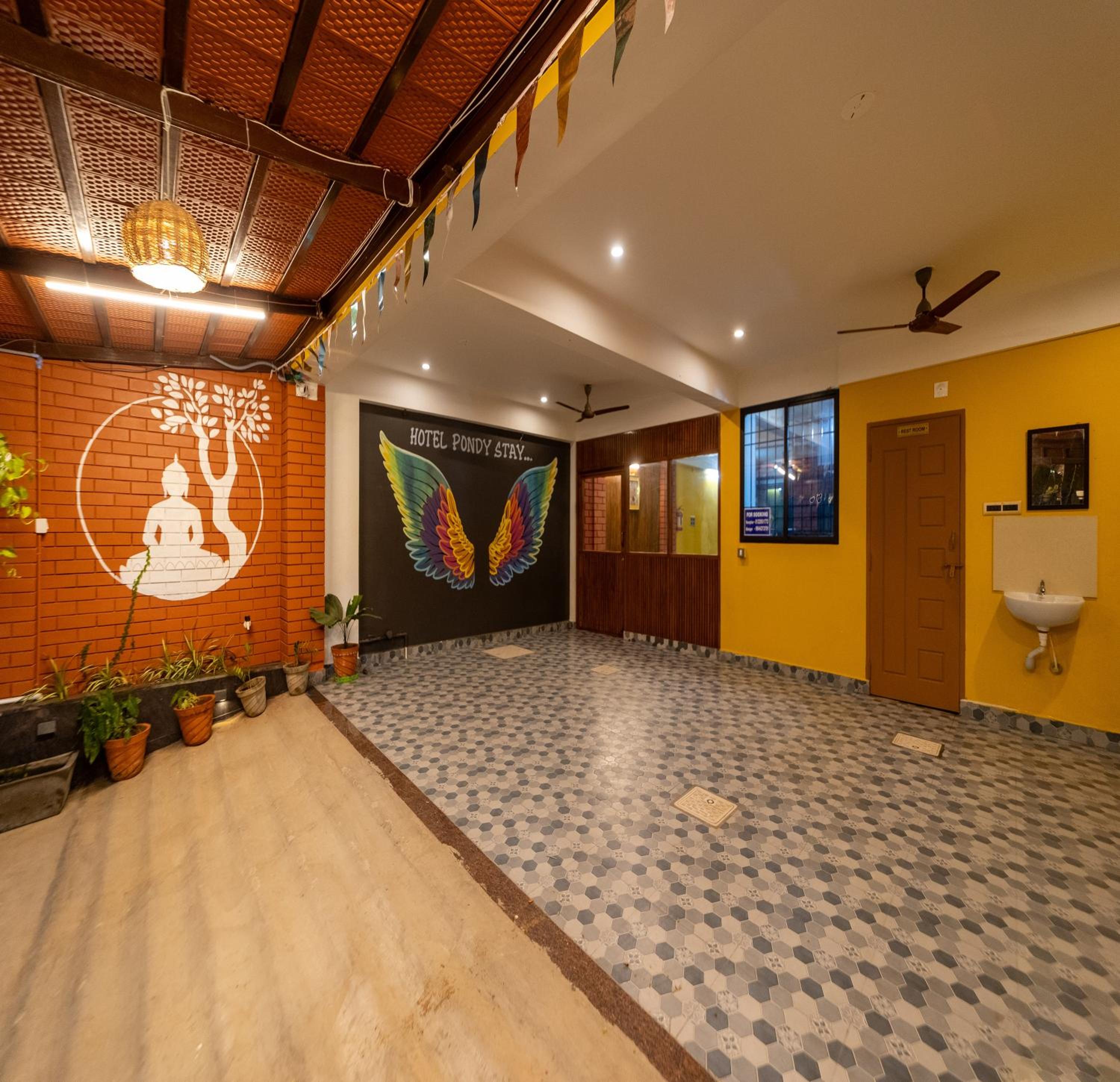 Deluxe Room - Photo 2