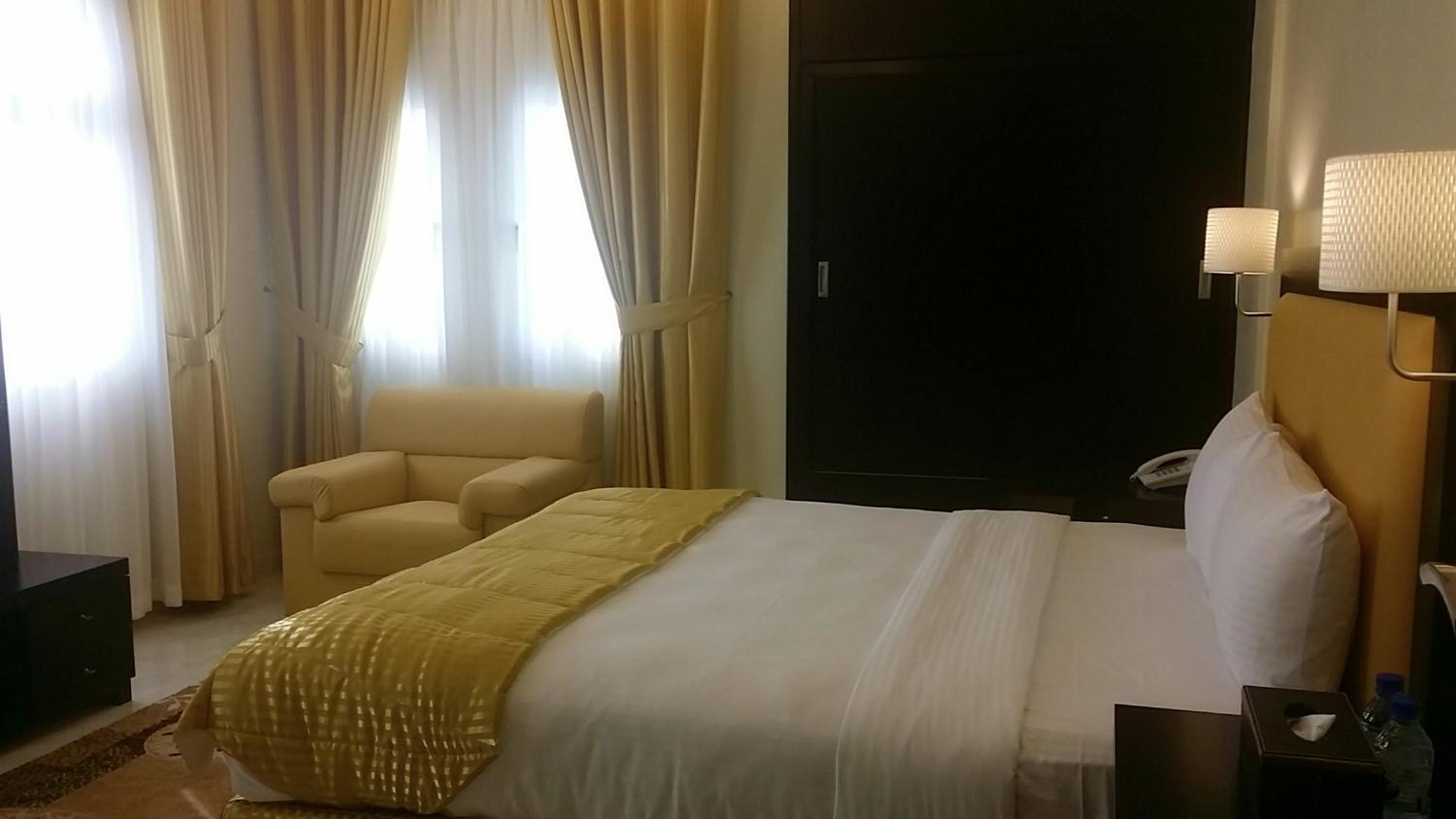 One-Bedroom Suite photo 3