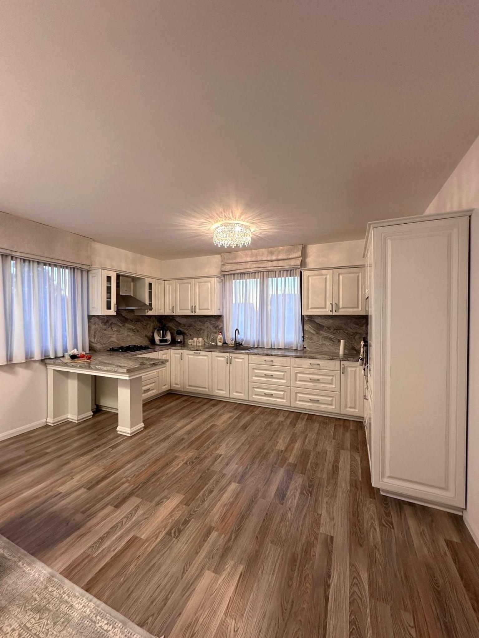 Three-Bedroom Vacation Home  photo 2