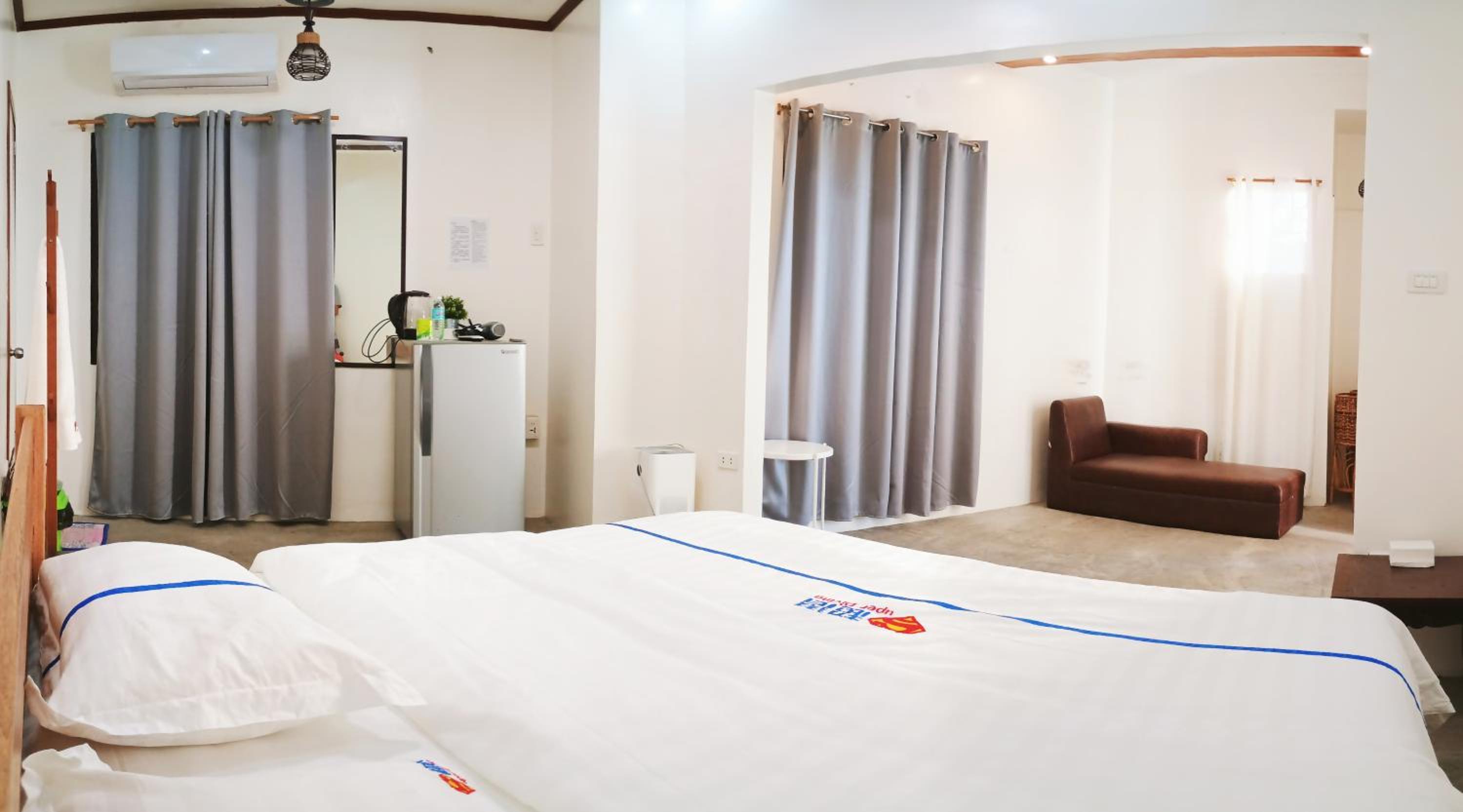 Deluxe Double Room With Side Sea View photo 2