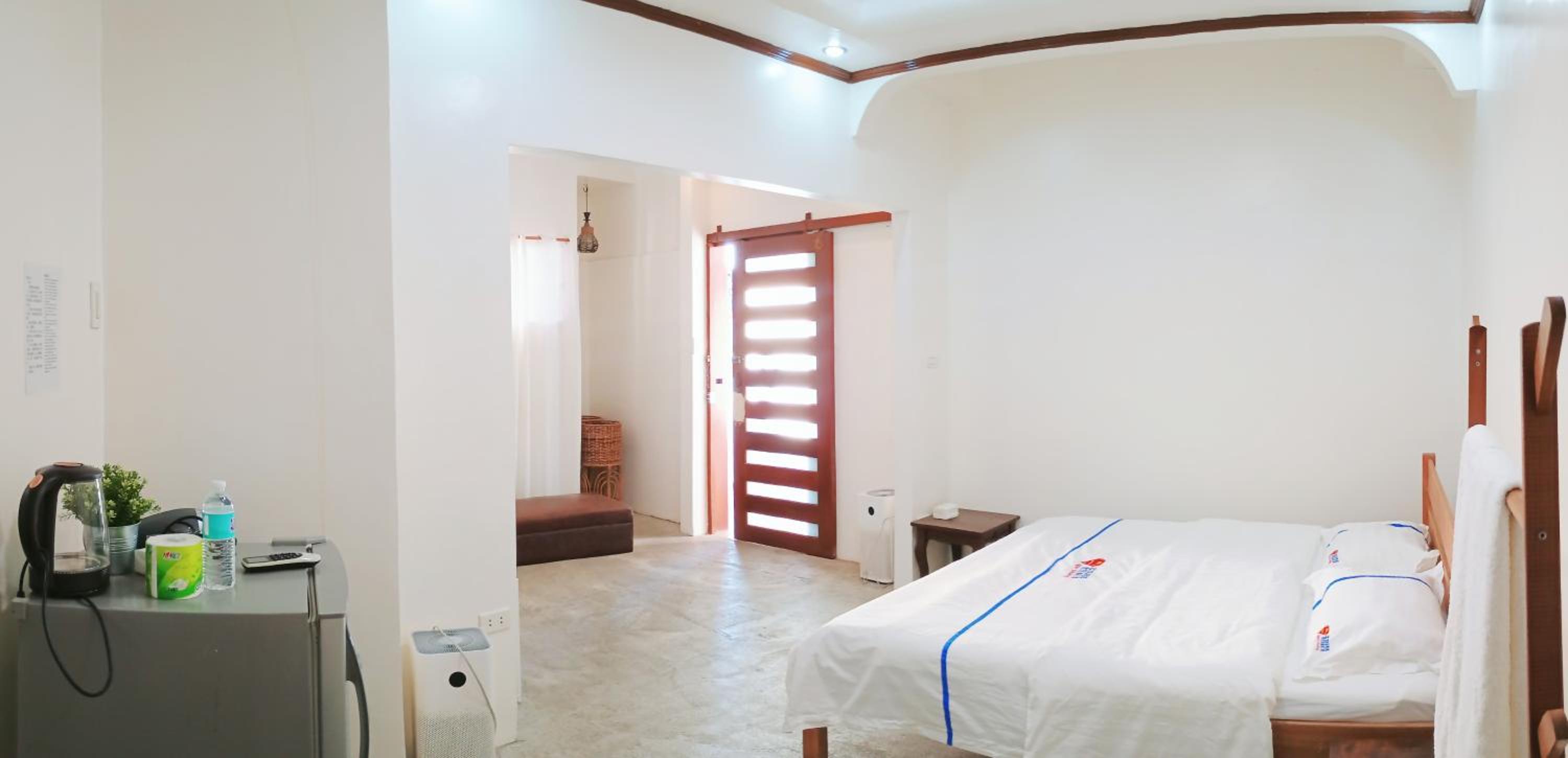 Deluxe Double Room With Side Sea View