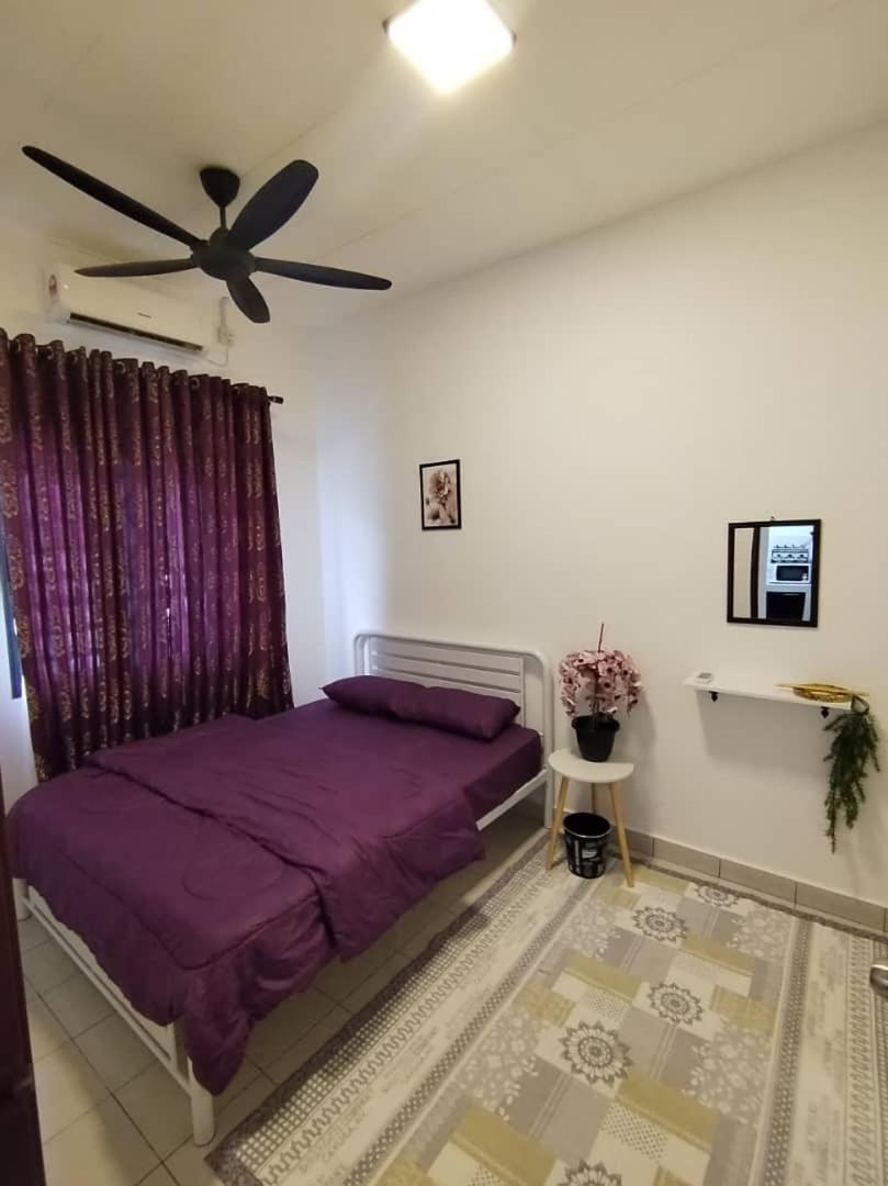 Three-Bedroom House photo 2