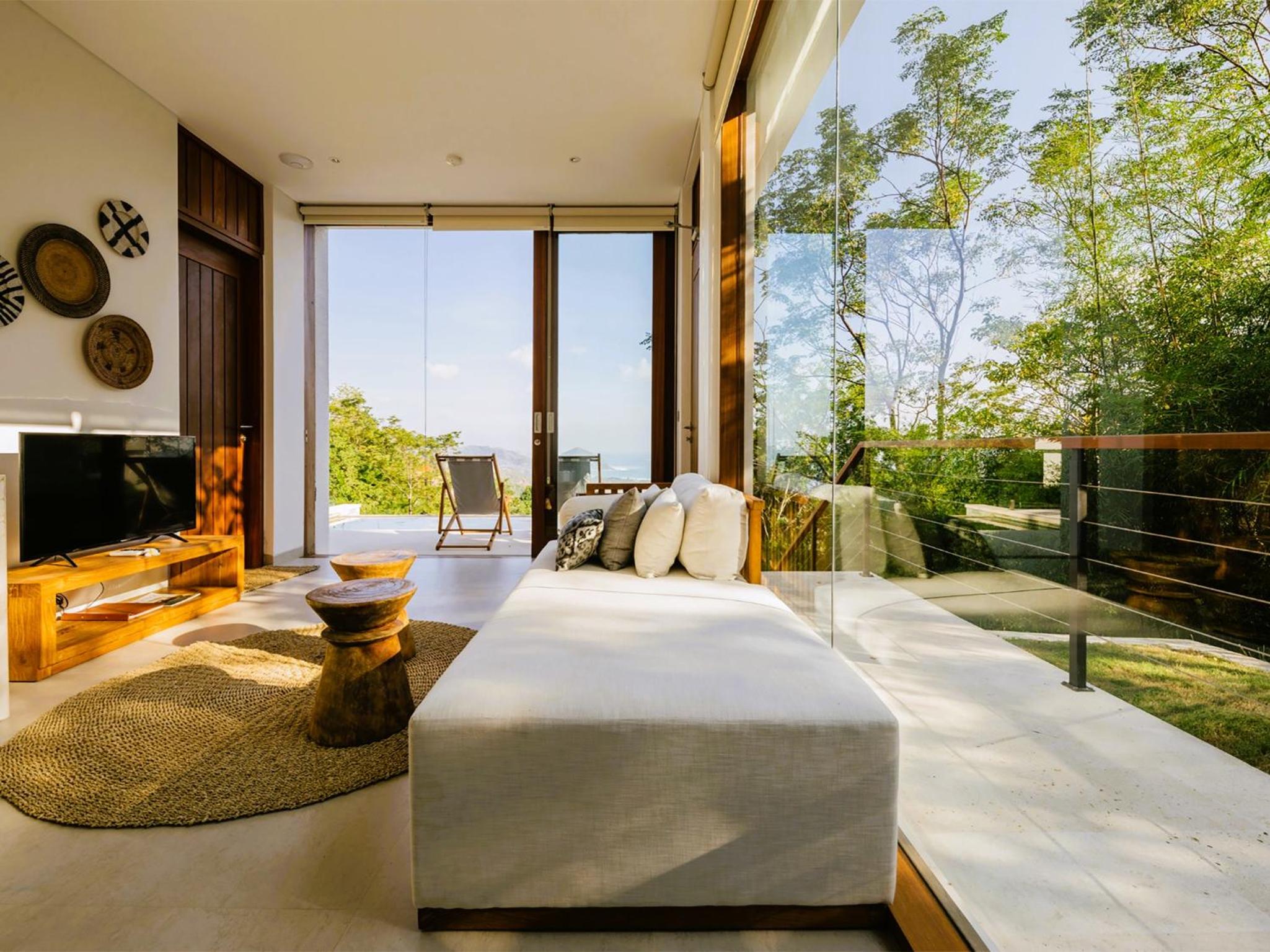 1-Bedroom Pool Villa with Ocean View photo 3