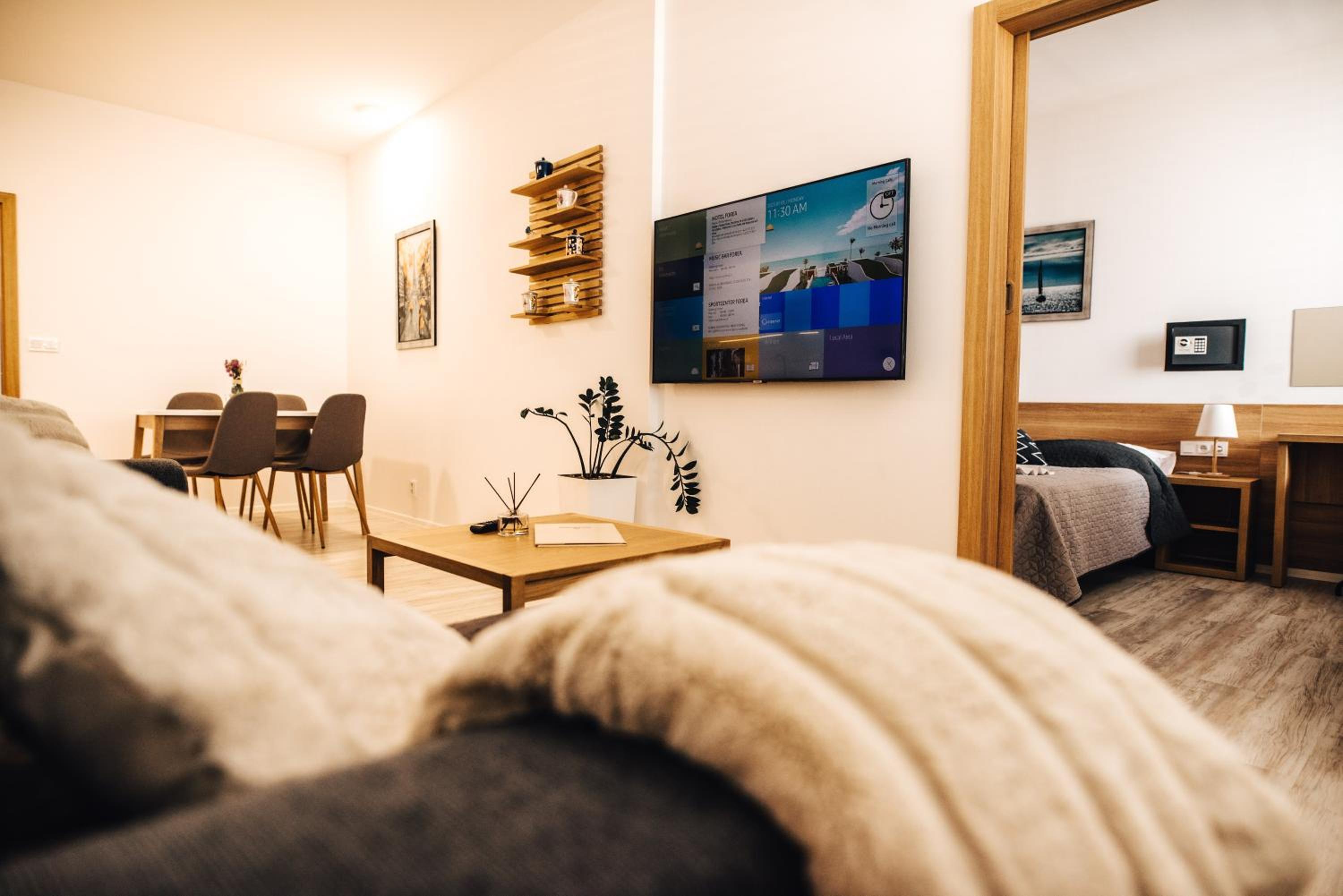 Deluxe Apartment
