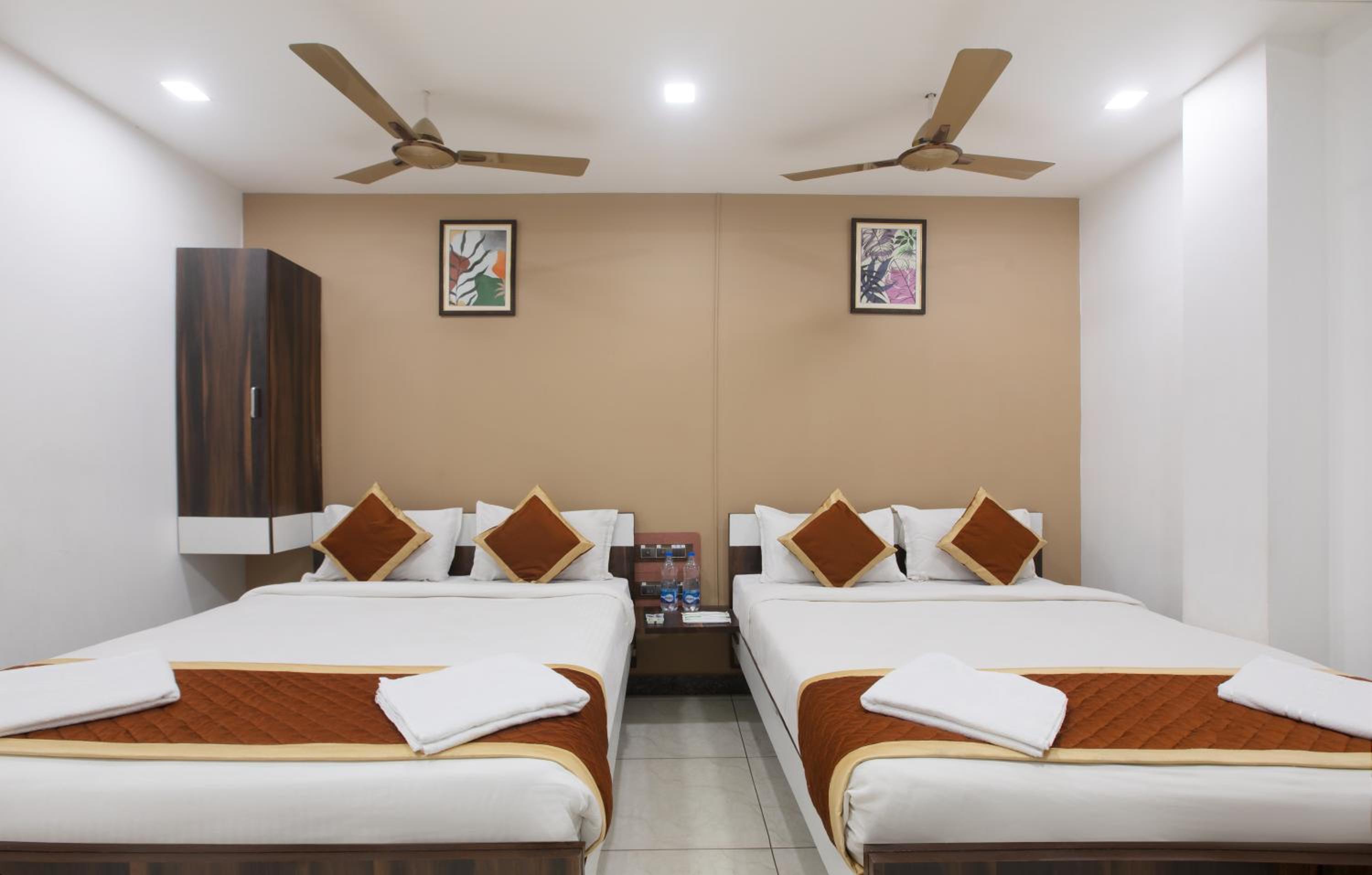 Quadruple Room - Photo 9