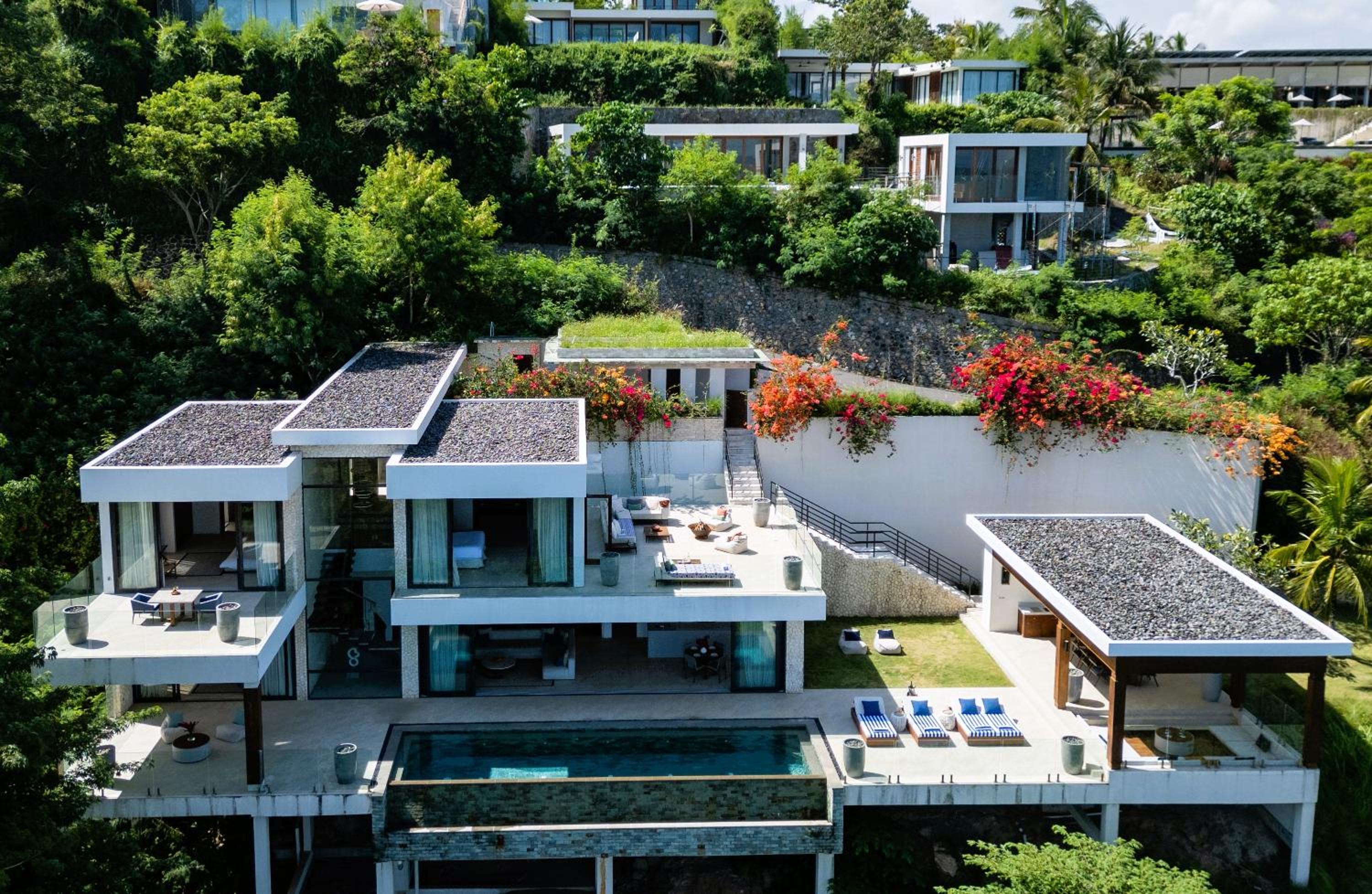 3-Bedroom Pool Villa with Ocean View photo 2