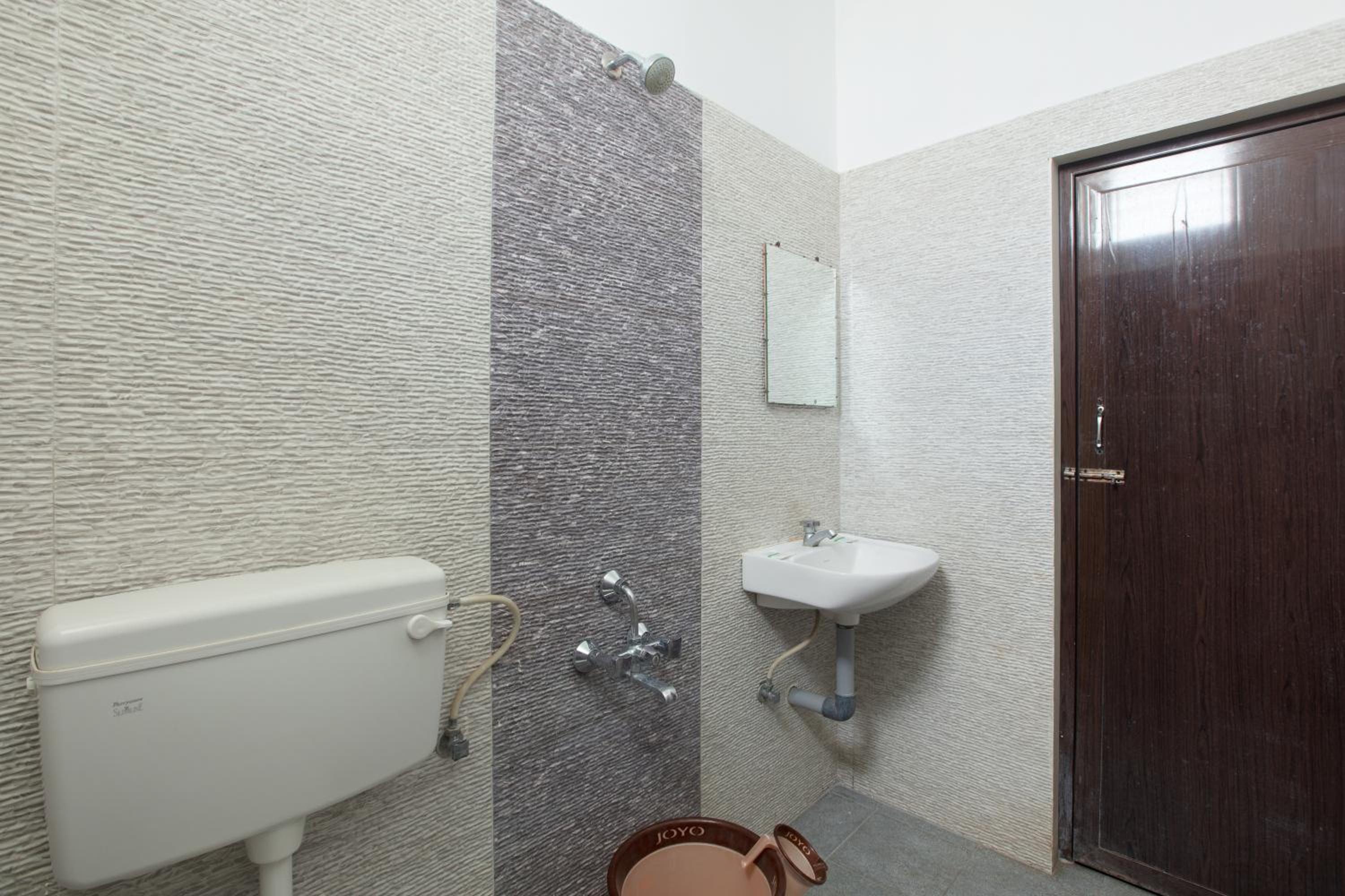 Quadruple Room - Photo 11