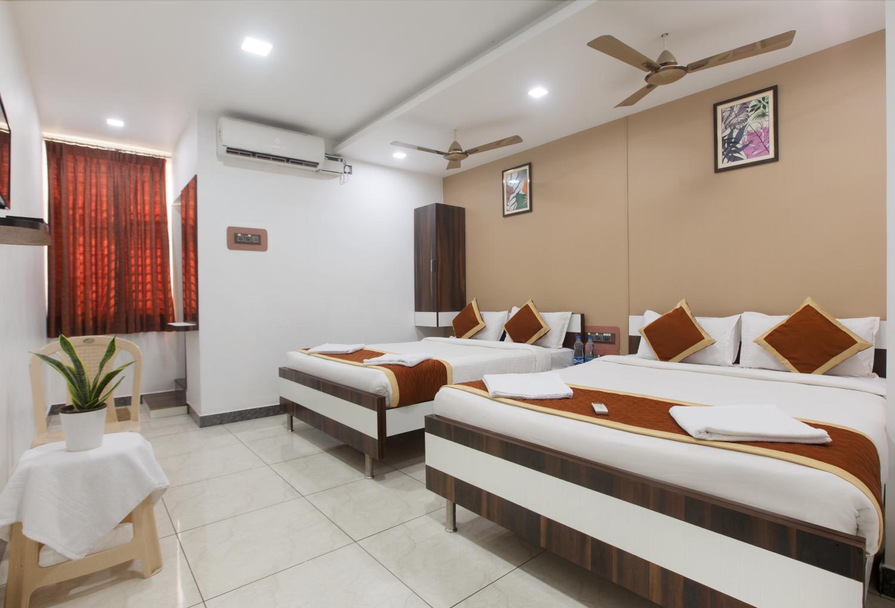 Quadruple Room - Photo 5
