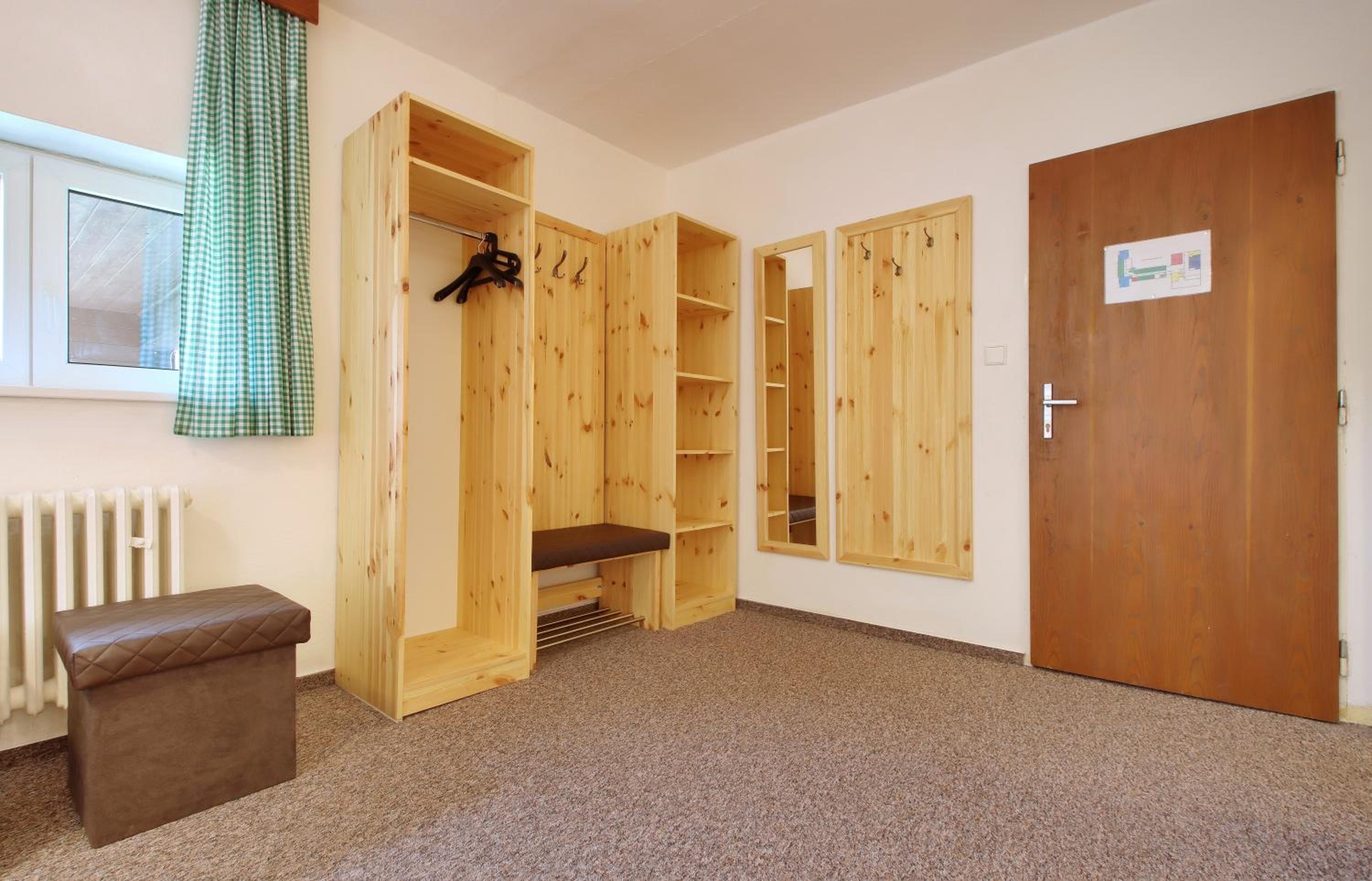 Standard Quadruple Room - Photo 4