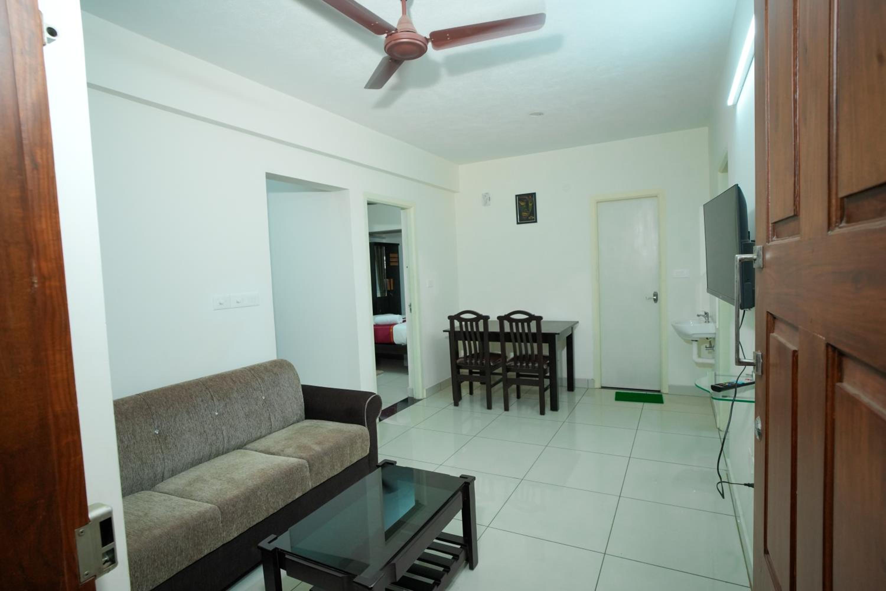Apartment photo 1