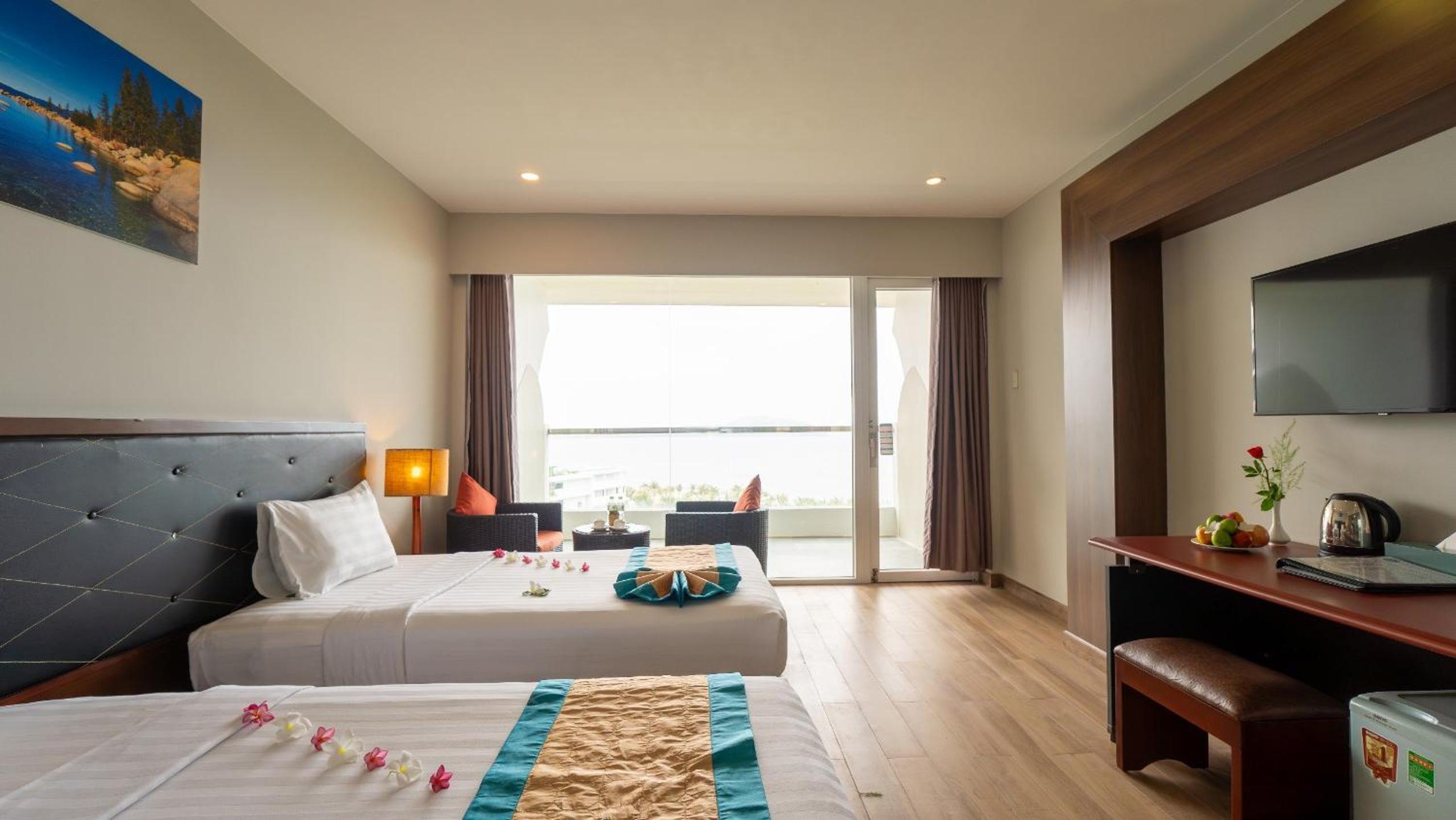 Grand Deluxe Double or Twin Room with Ocean View photo 1