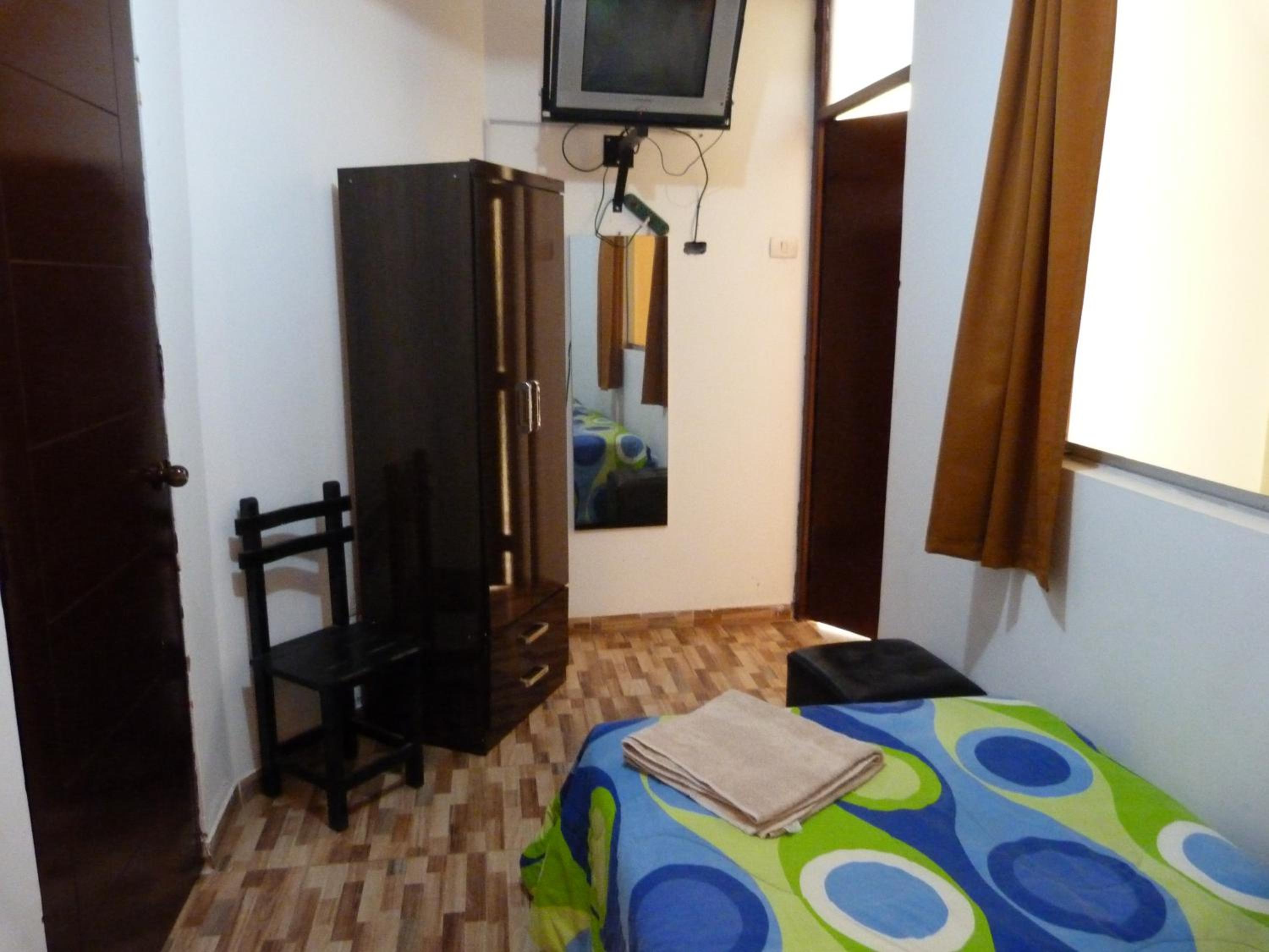 Single Room with Private Bathroom photo 2