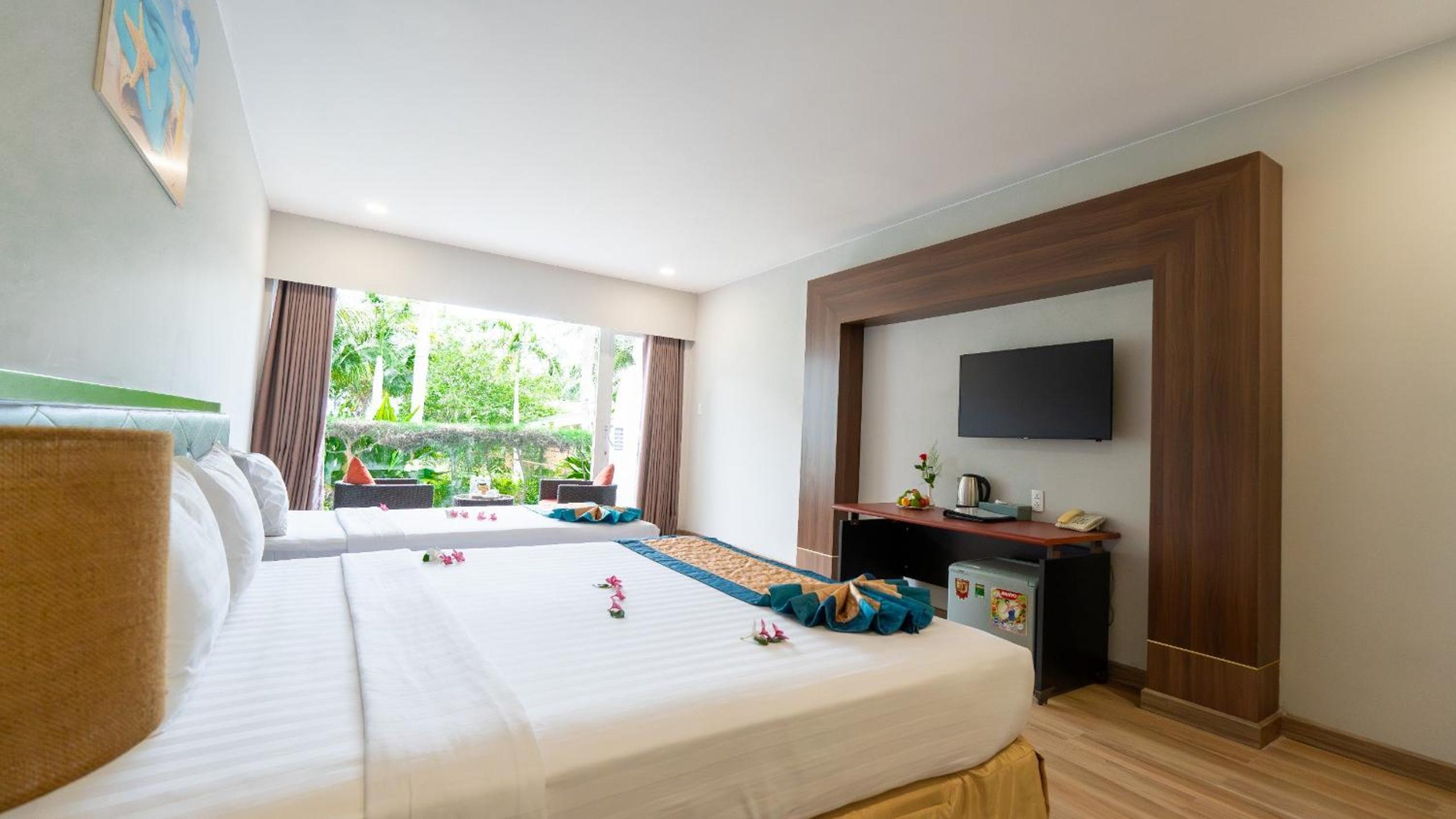 Deluxe Double or Twin Room with Garden View photo 2