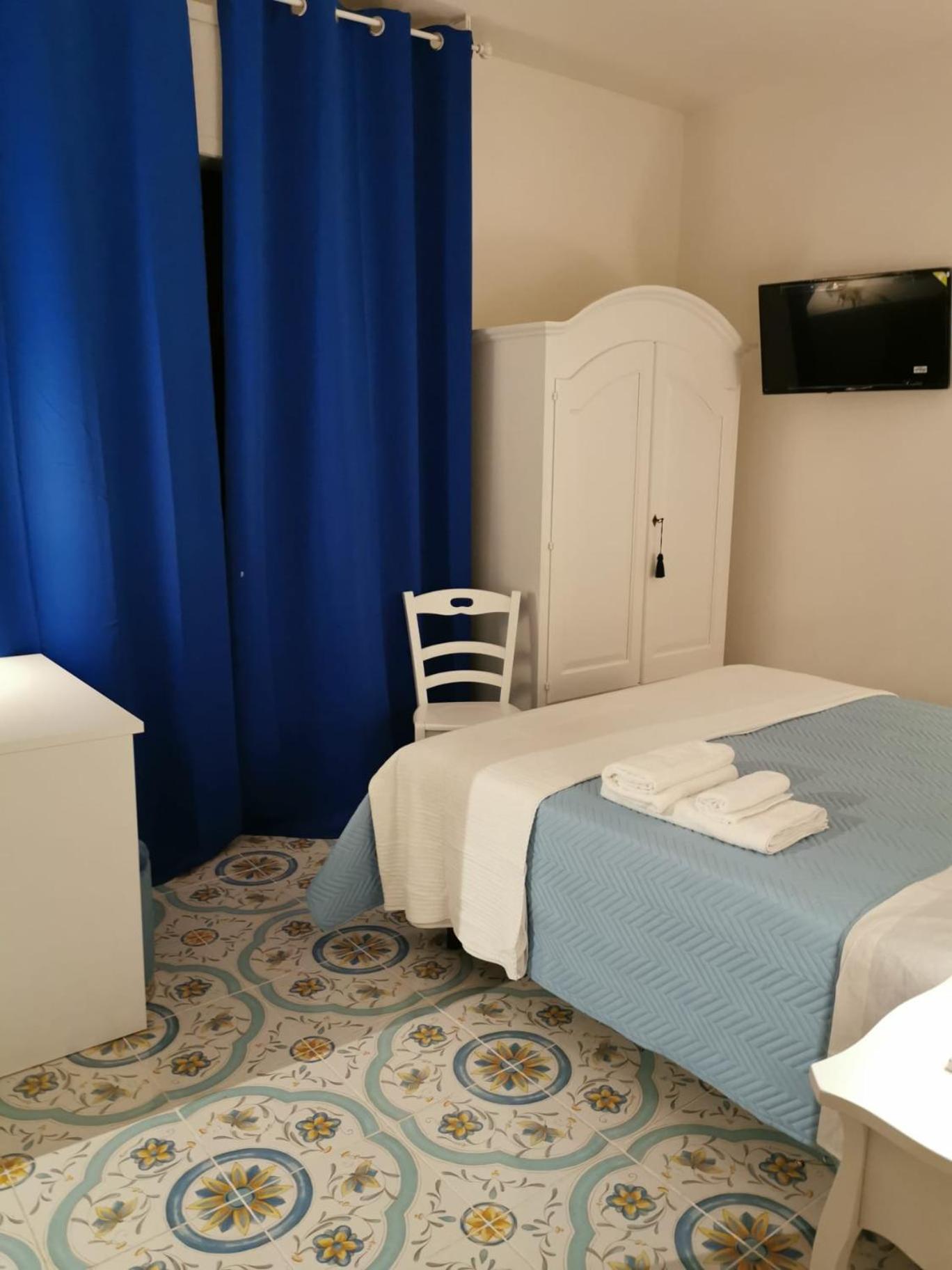 Double or Twin Room photo 2