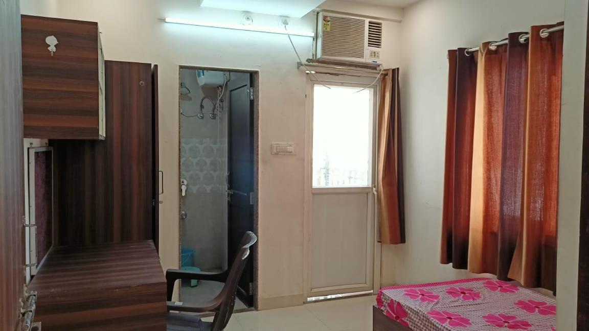 Single Room With Private Bathroom photo 2