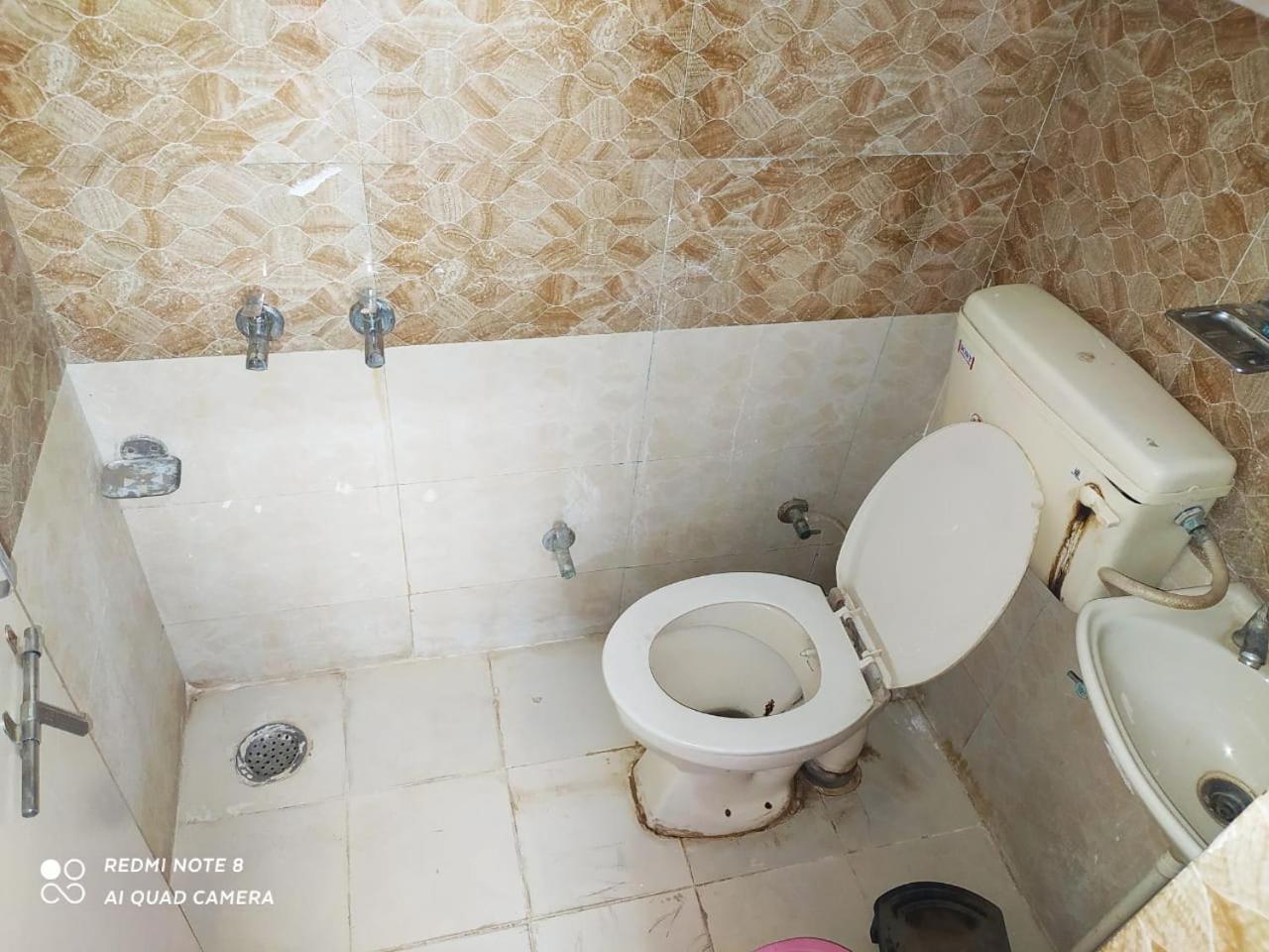 Single Room With Private Bathroom photo 2