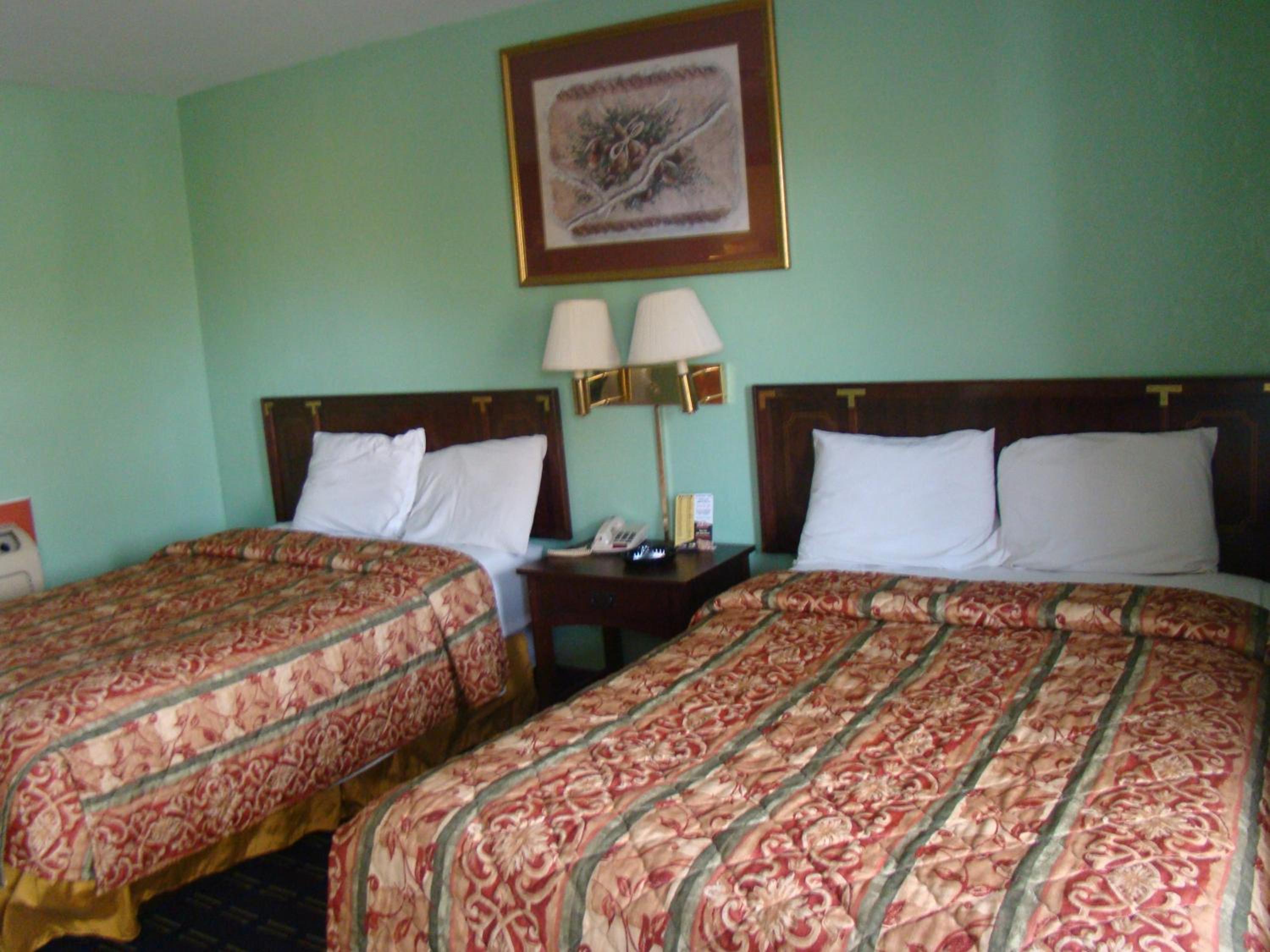Double Room with Two Double Beds - Smoking photo 2