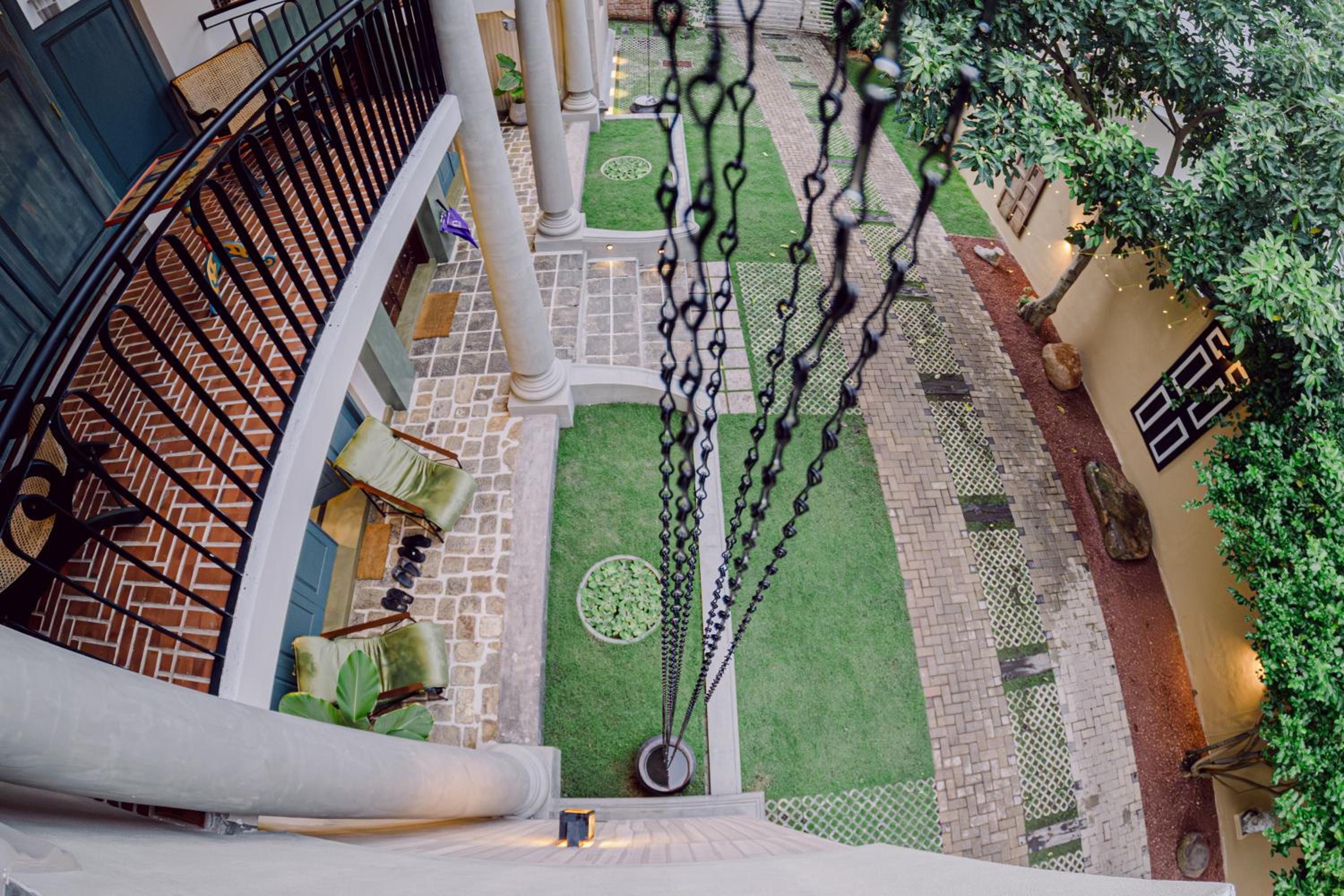 Deluxe Double Room with Balcony photo 2