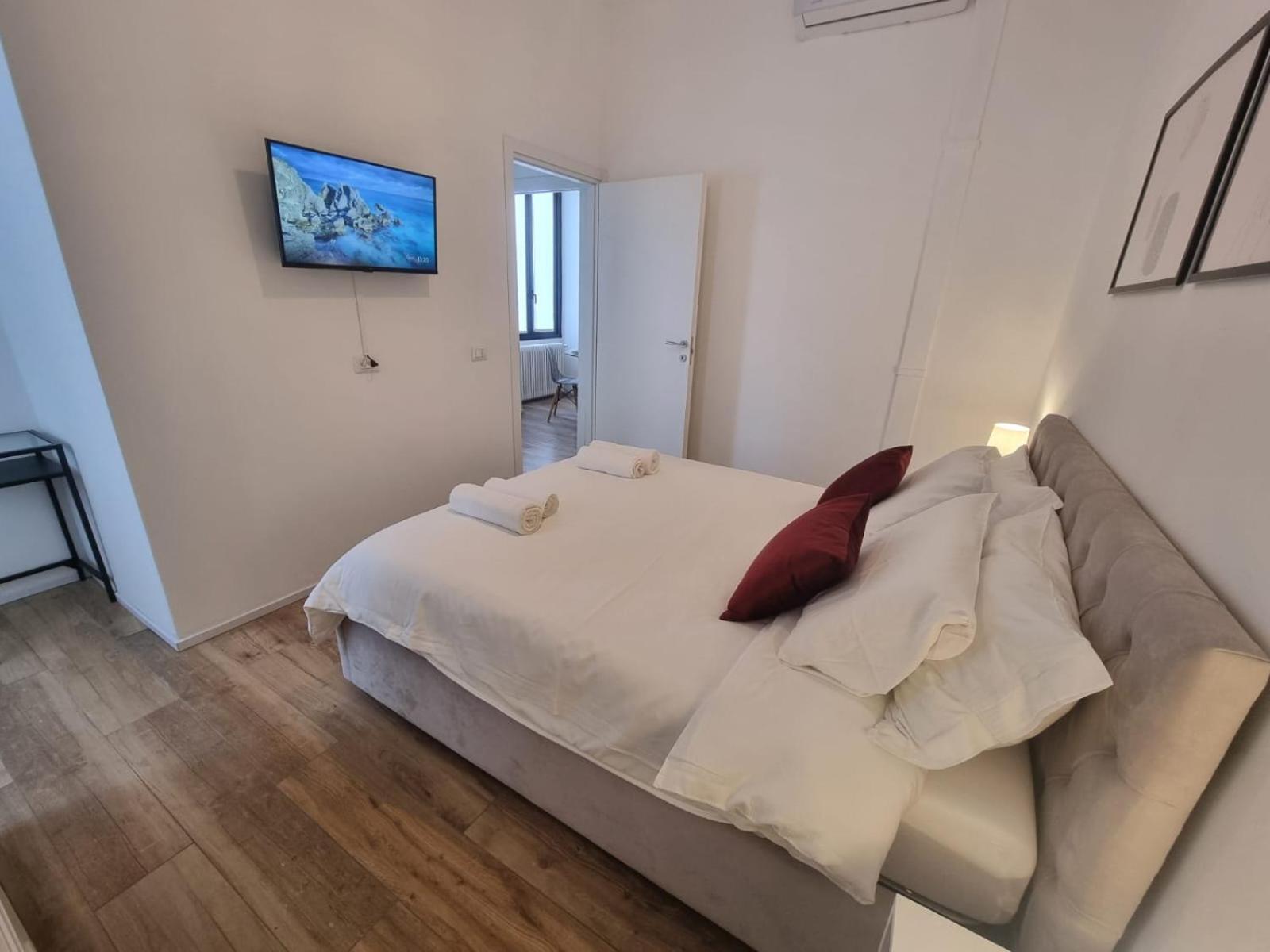 Two-Bedroom Apartment Separate Building - Photo 1