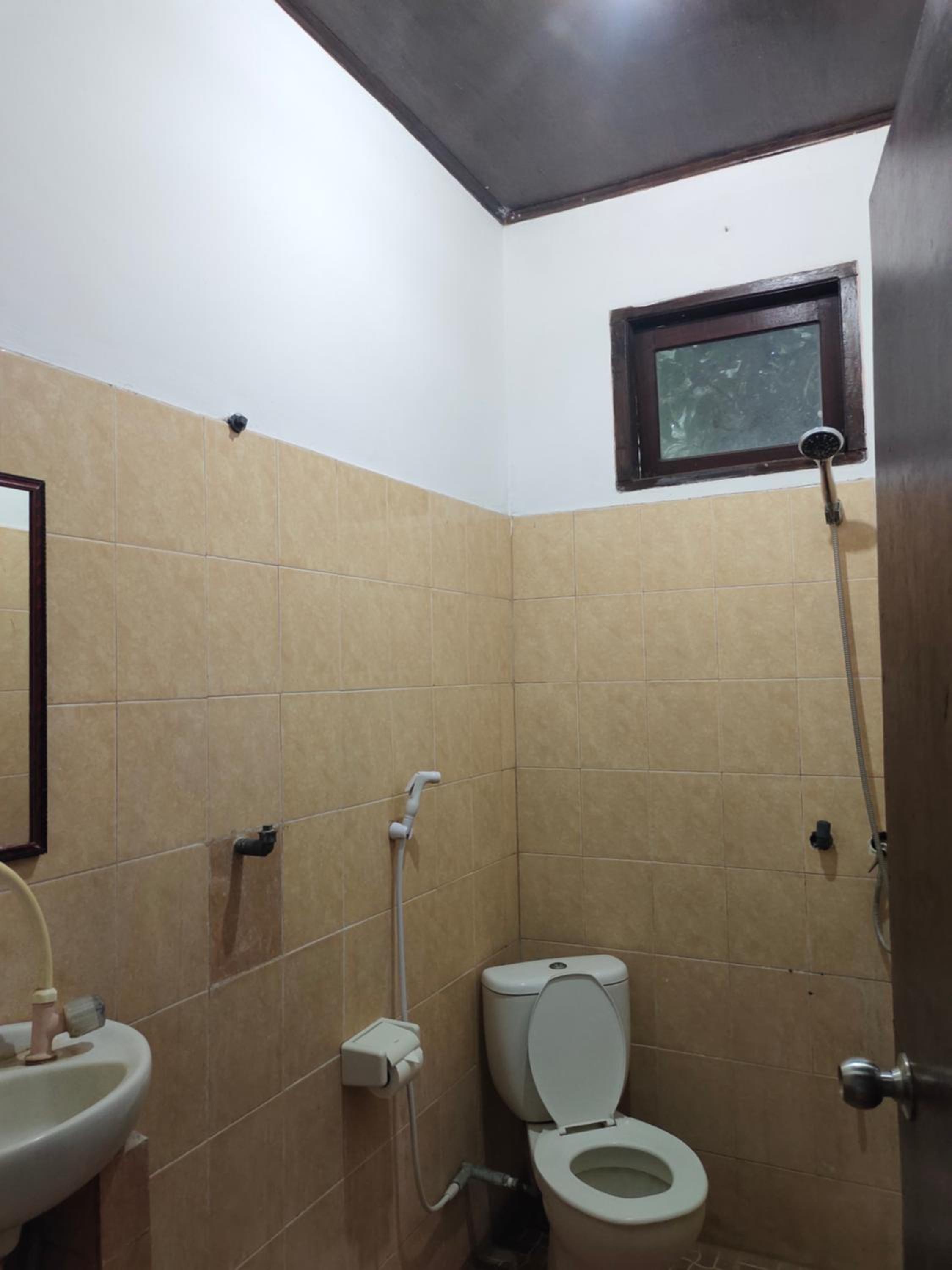Budget Twin Room - Photo 2