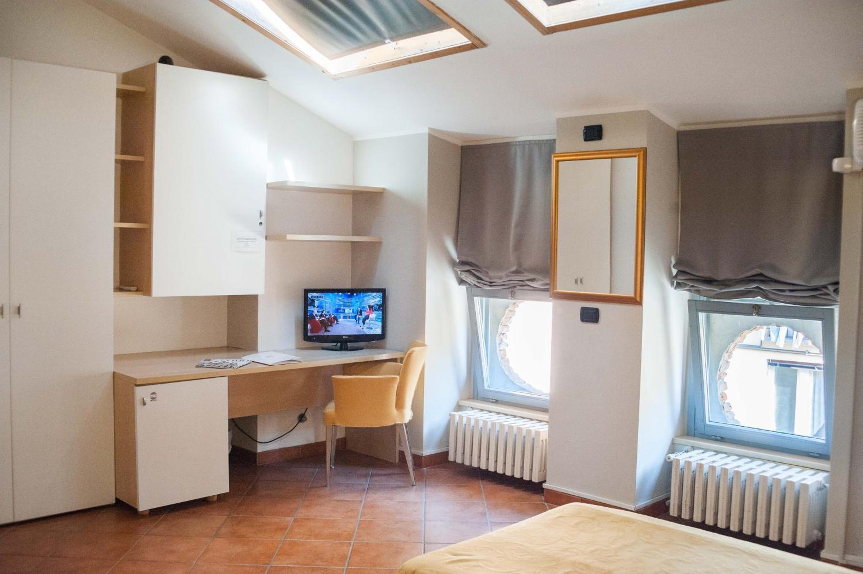 Large Double or Twin Room - Photo 2