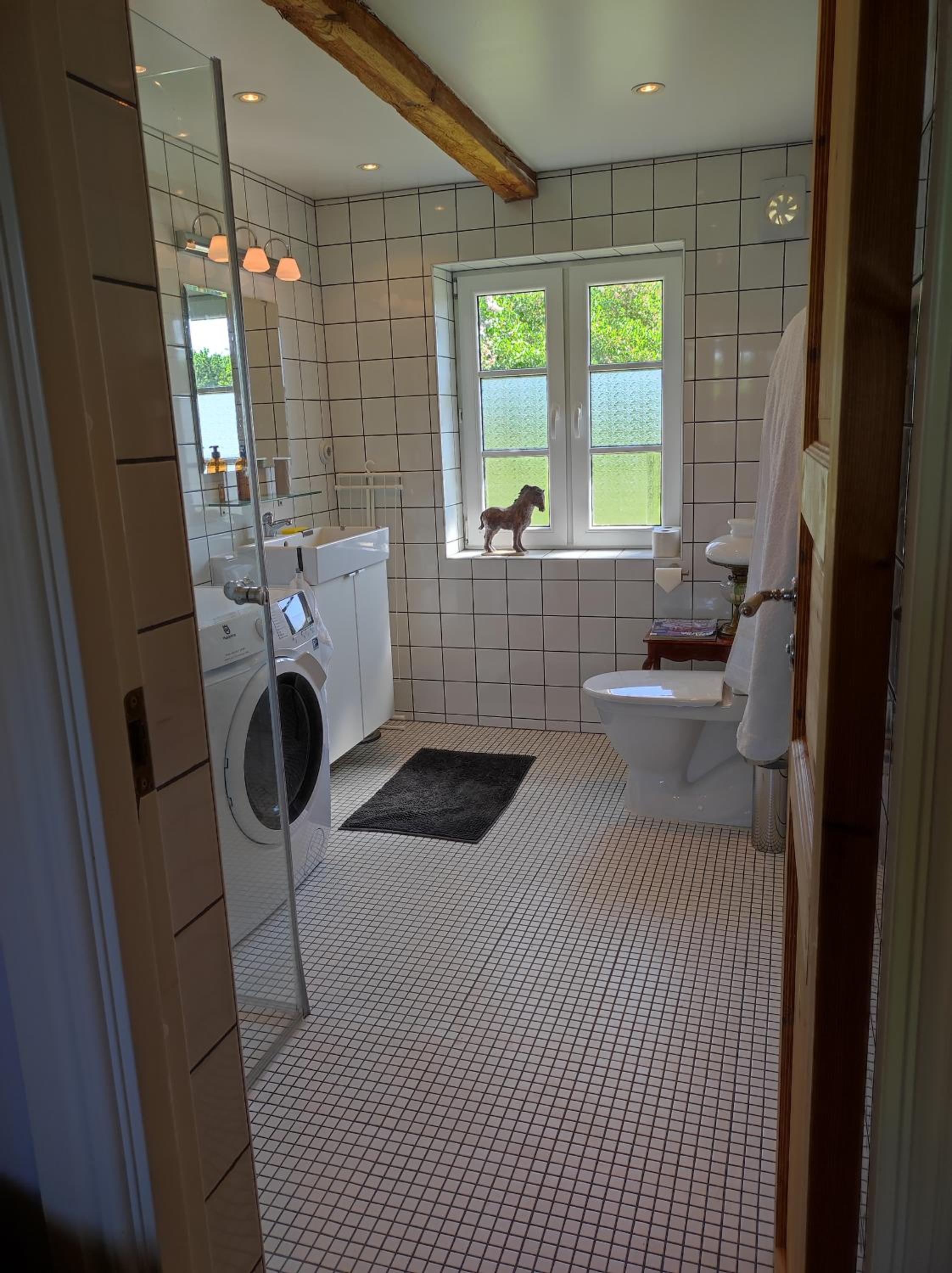 One-Bedroom Apartment - Photo 11