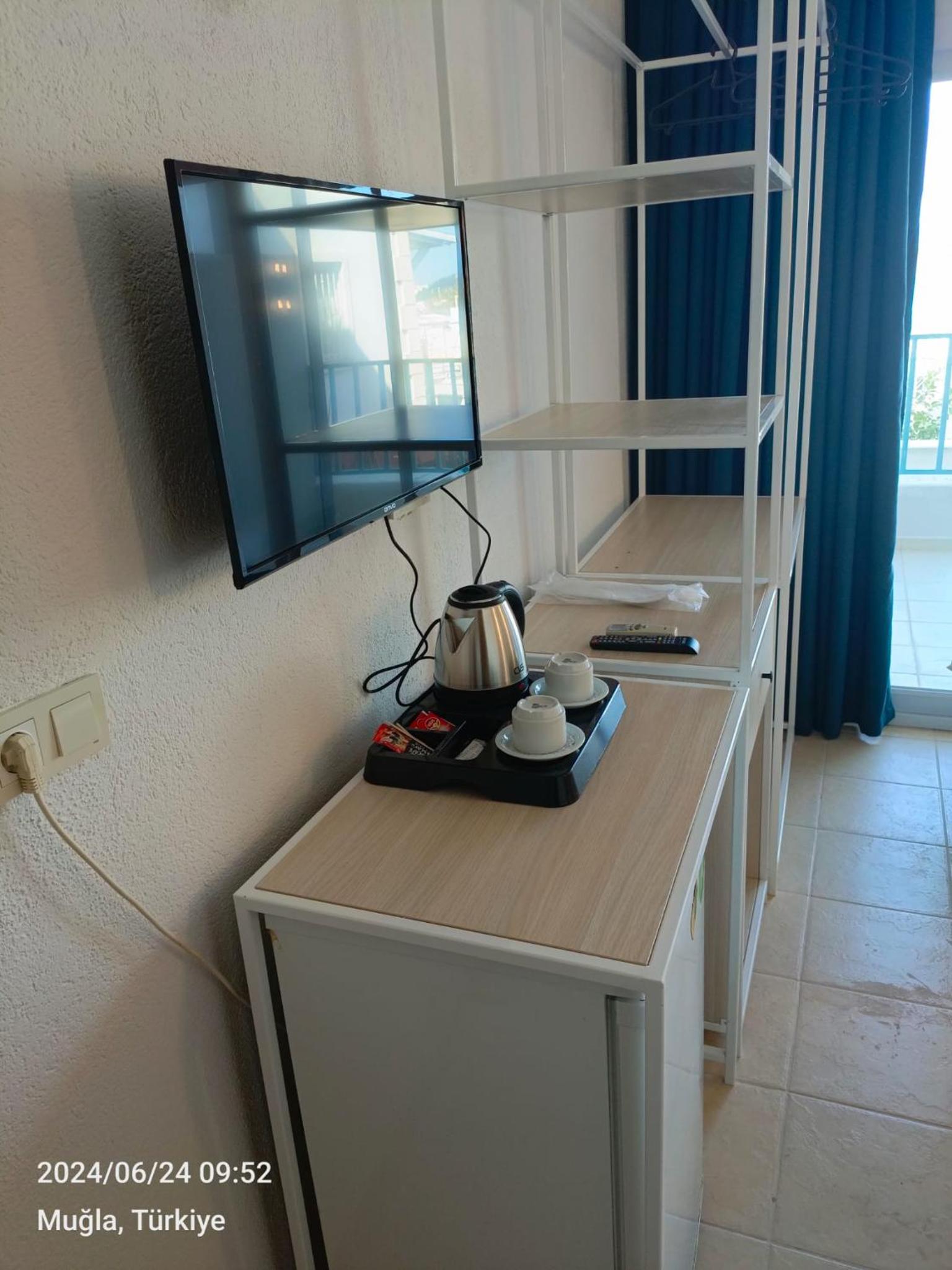 Twin Room with Balcony photo 3