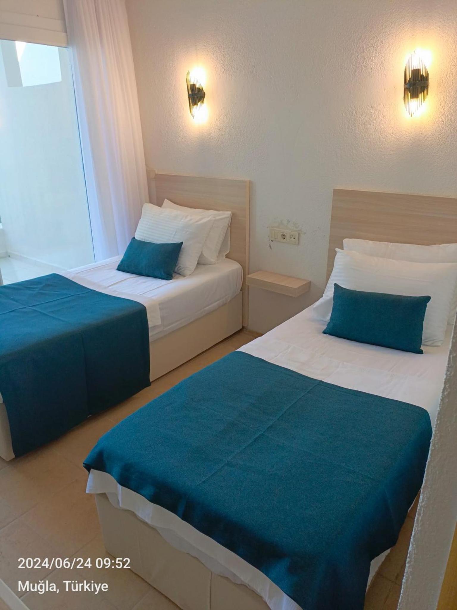 Twin Room with Balcony photo 1