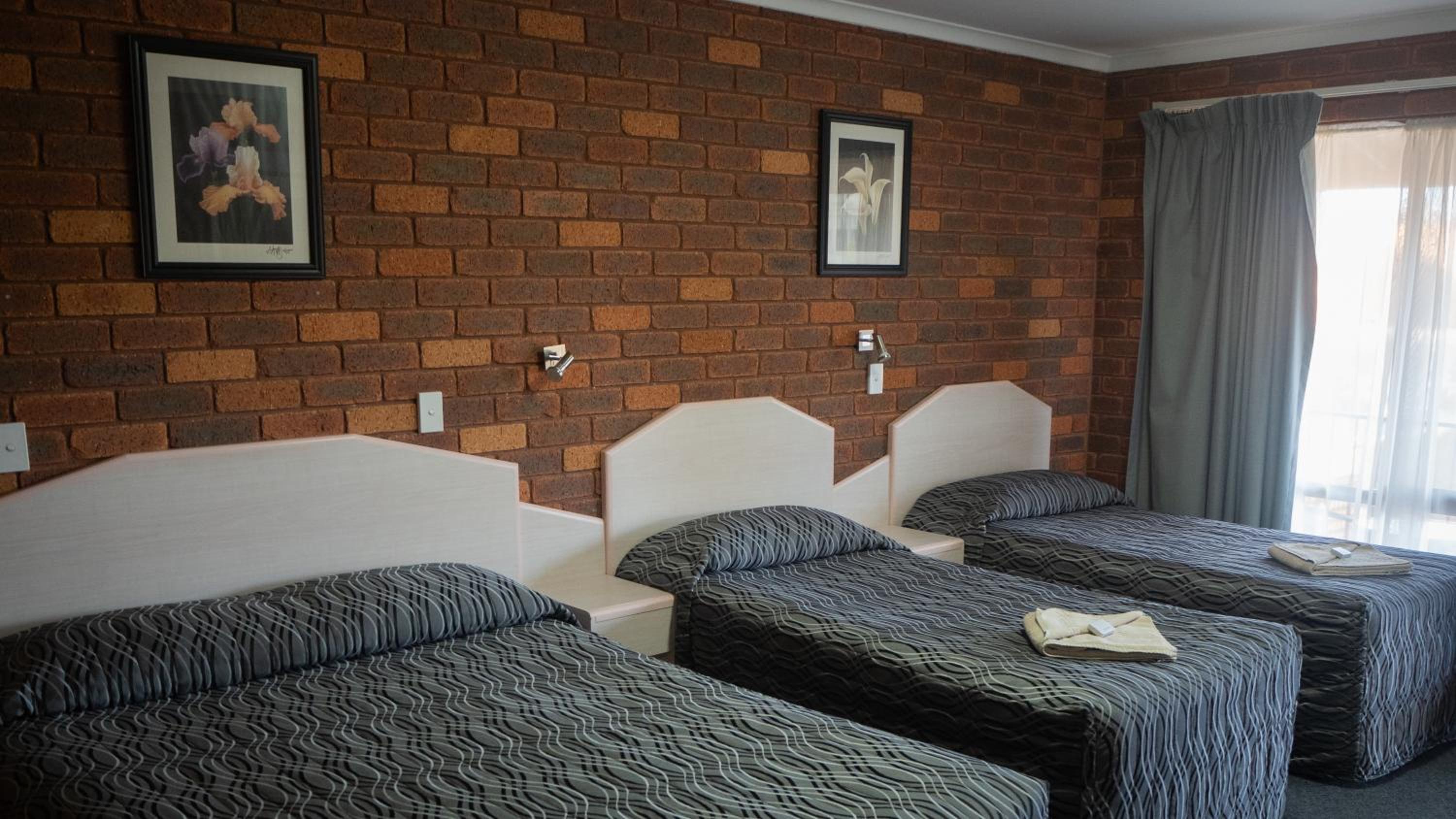Standard Family Room - Photo 7