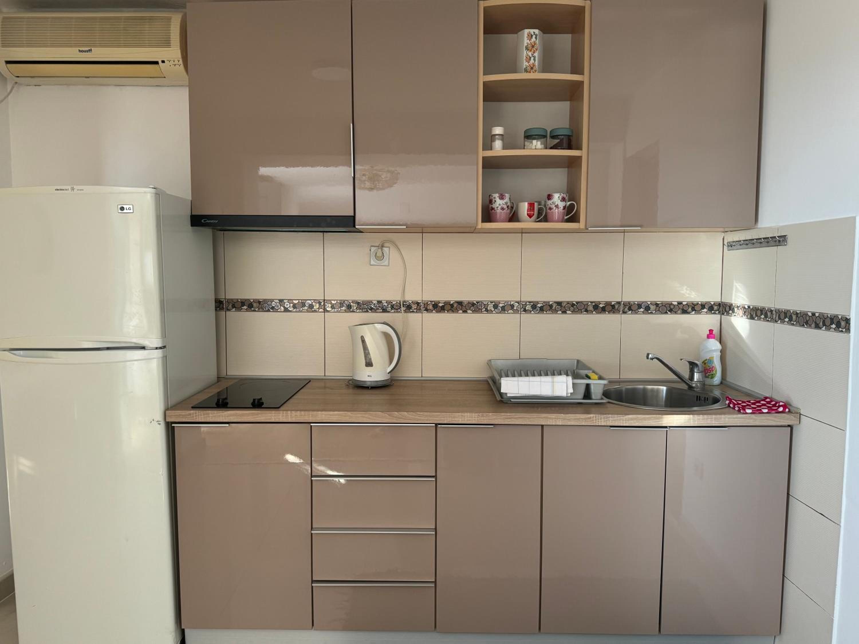 One-Bedroom Apartment with Balcony - Photo 3