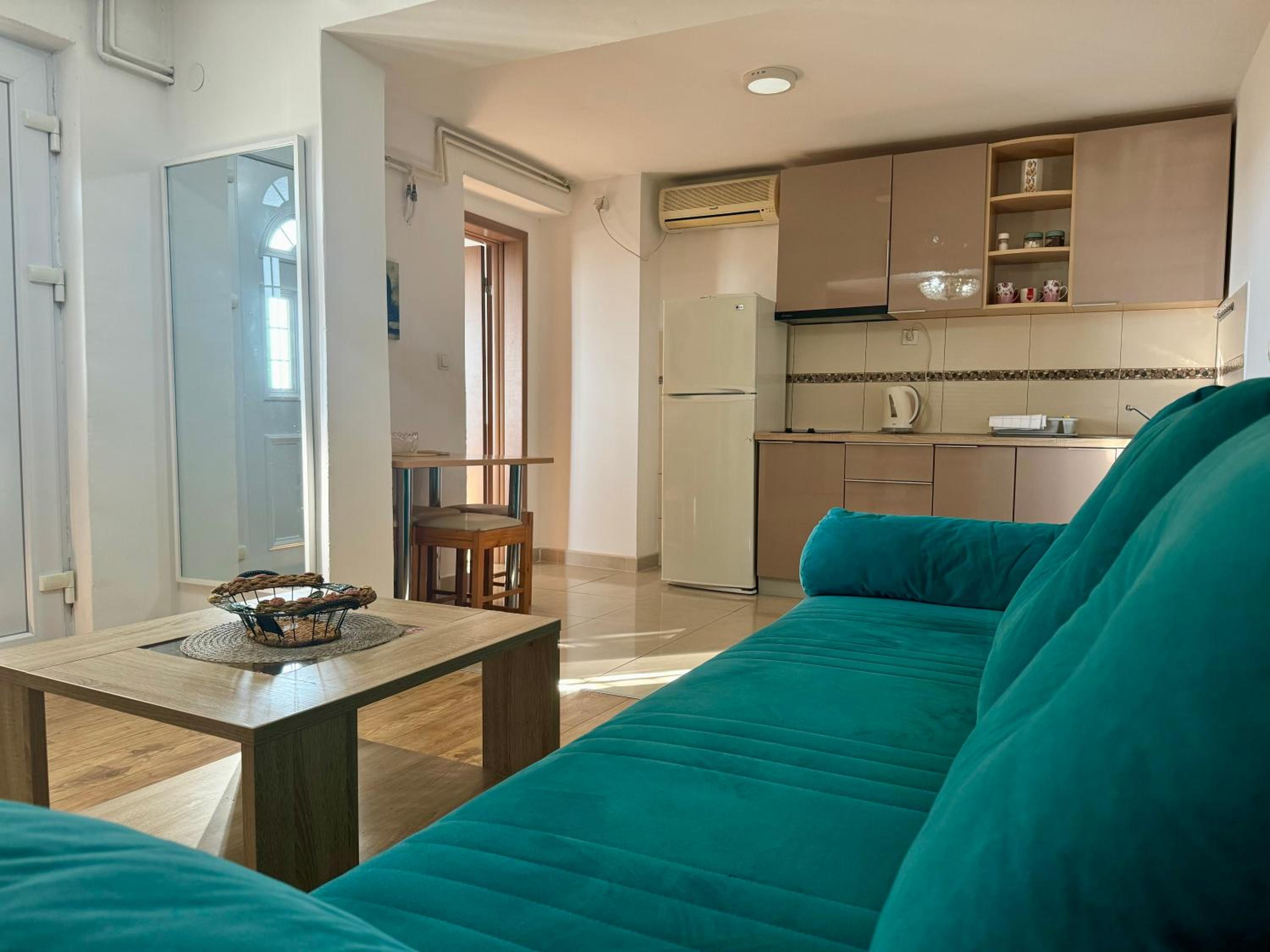 One-Bedroom Apartment with Balcony - Photo 2