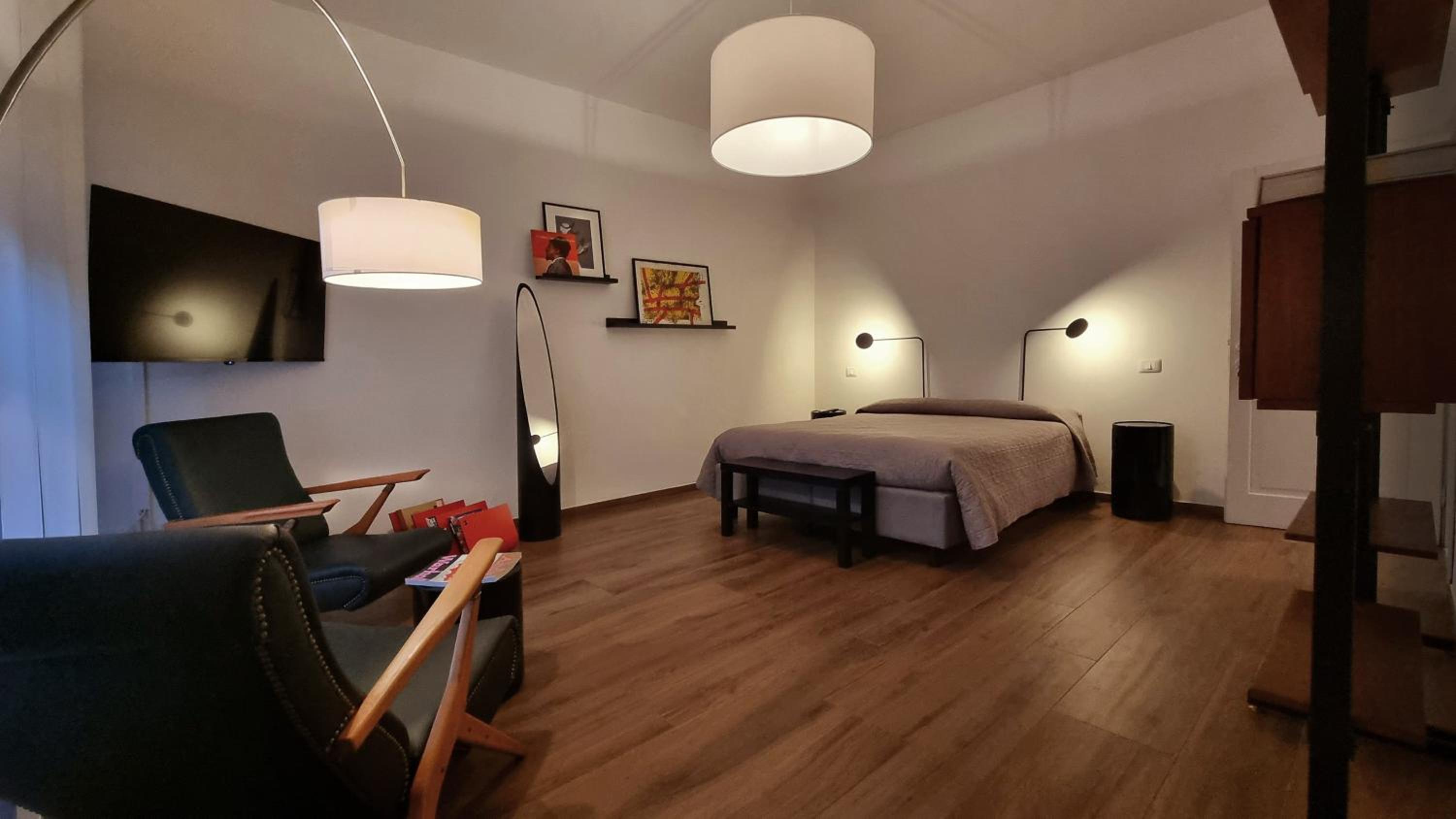 Deluxe Double Room (2 Adults + 1 Child)