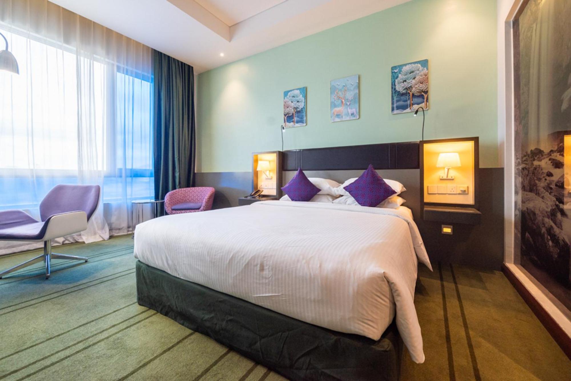 Deluxe Queen Room