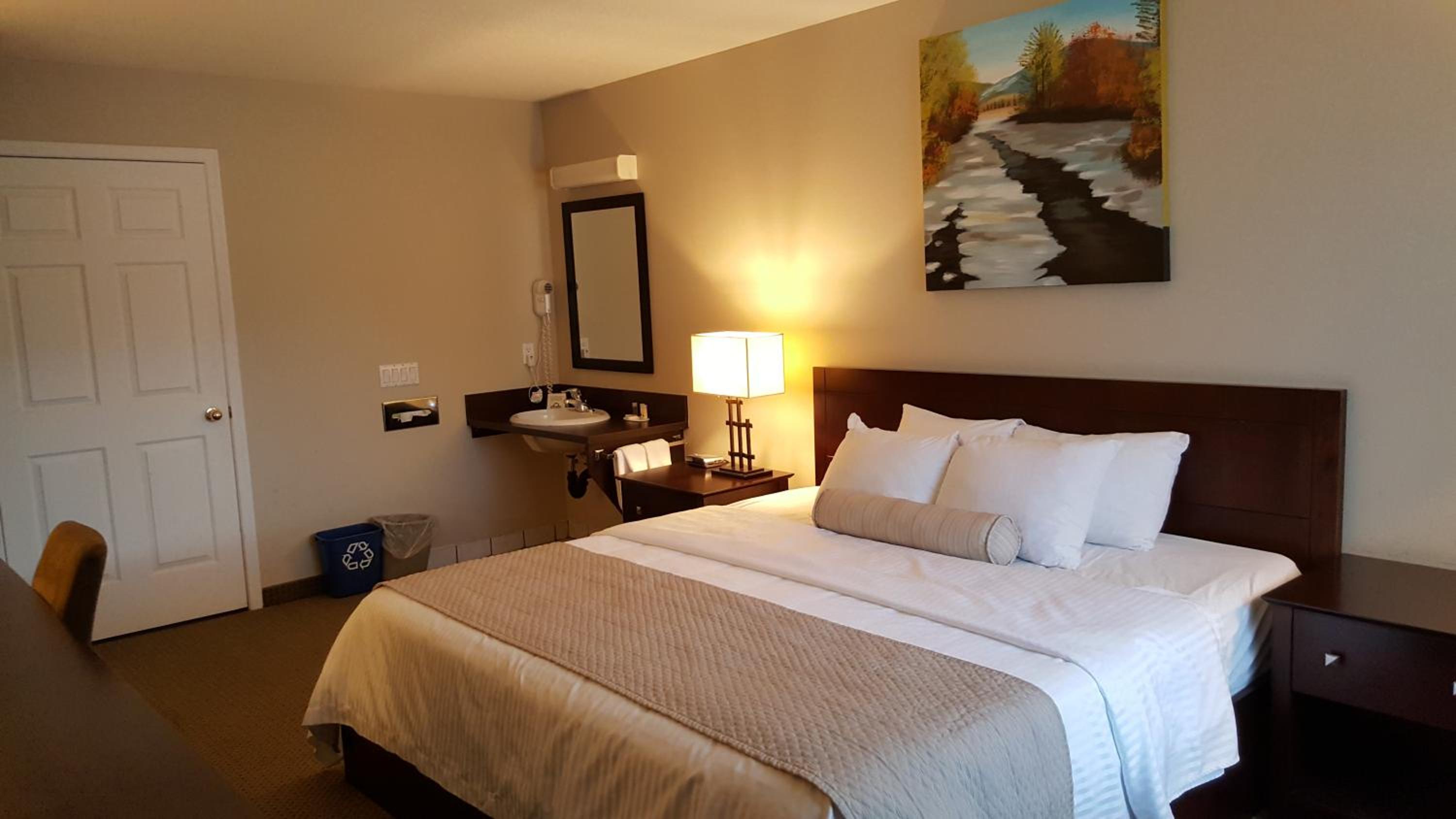 King Room - Disability Access - Non-Smoking - Photo 2