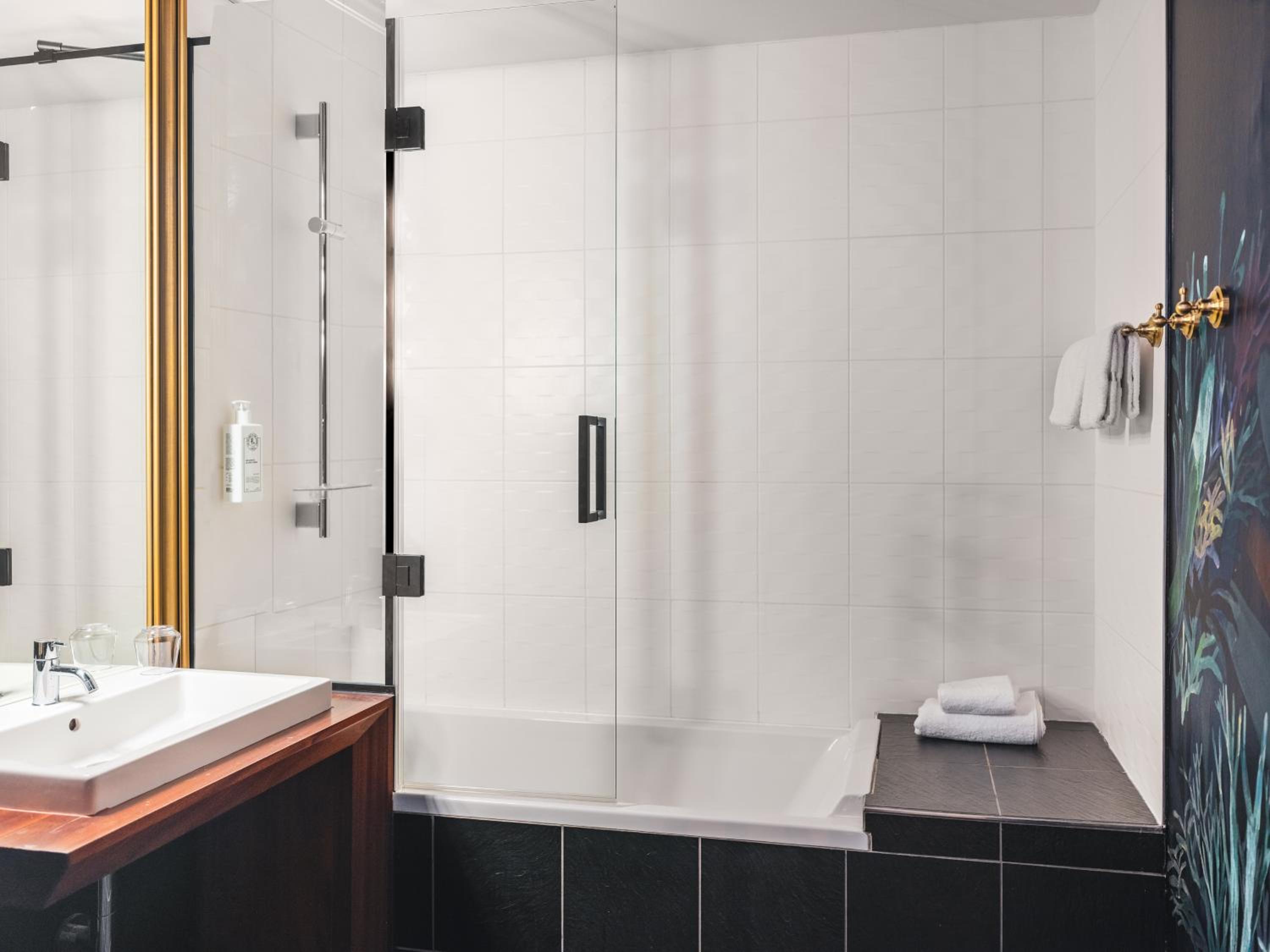 Double or Twin Room - Photo 2