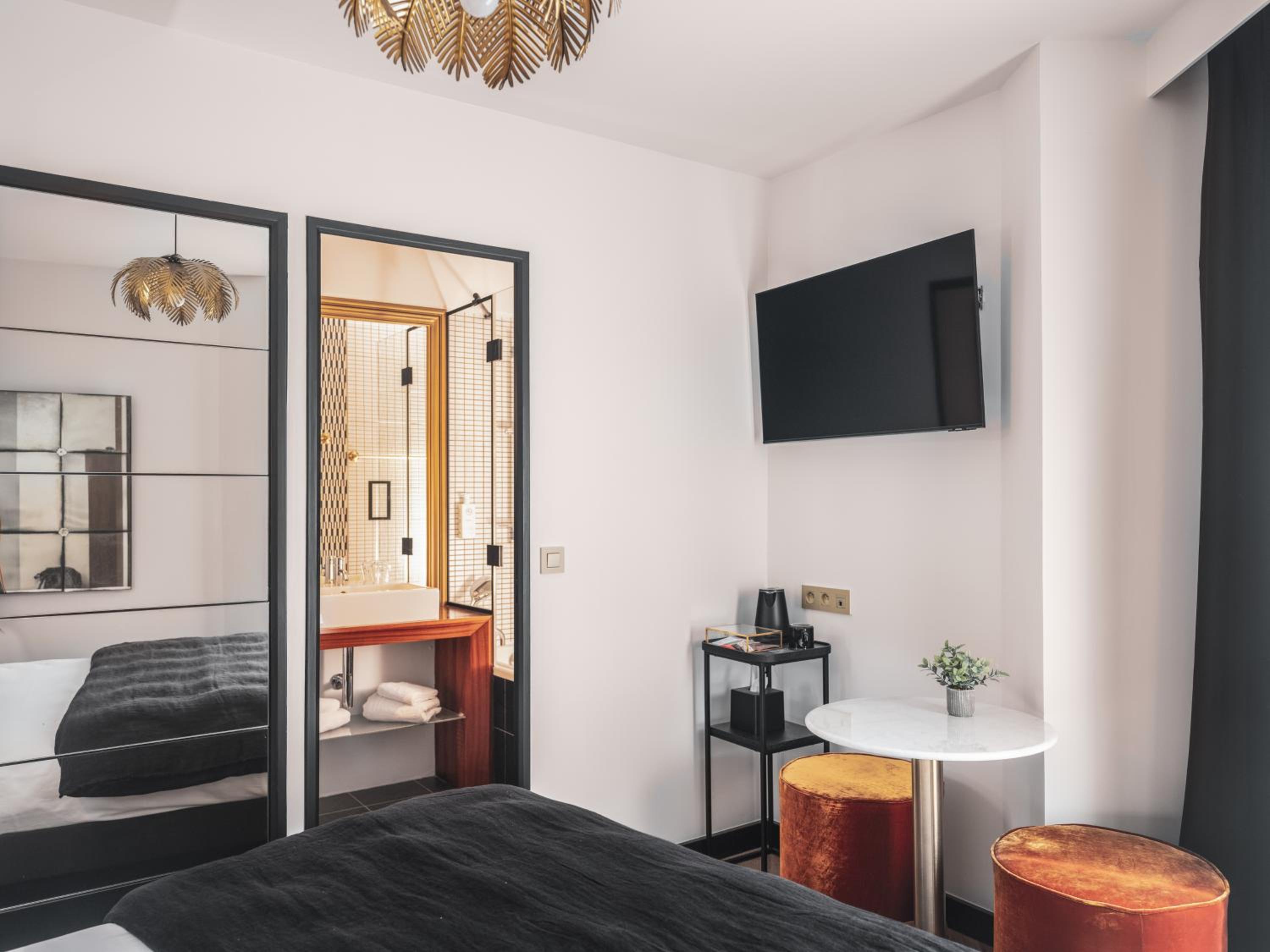 Double or Twin Room - Photo 16