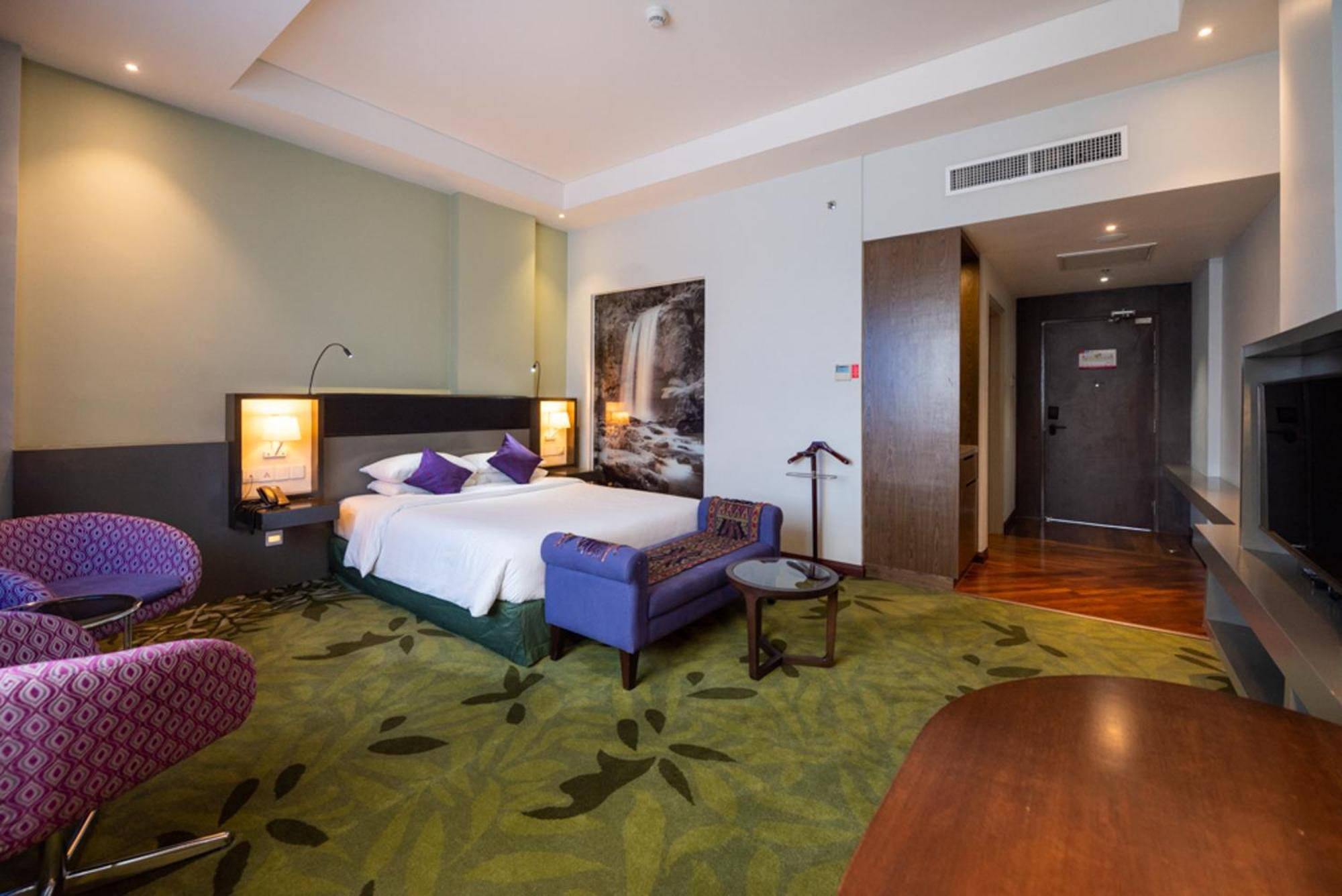 Privilege Queen Room